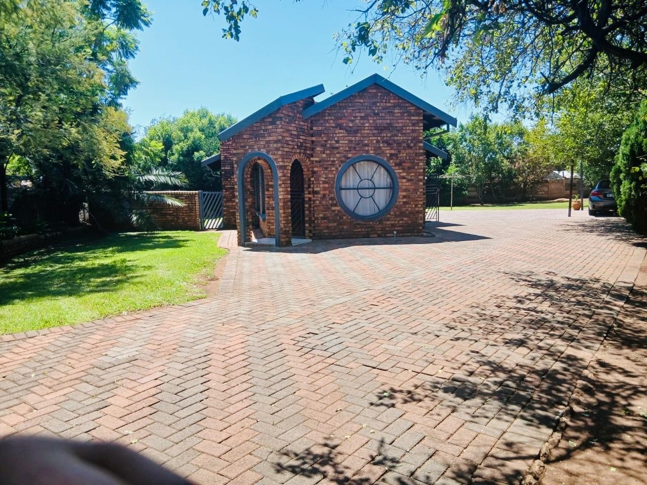 3 Bedroom House For Sale in TheresaPark, Pretoria
