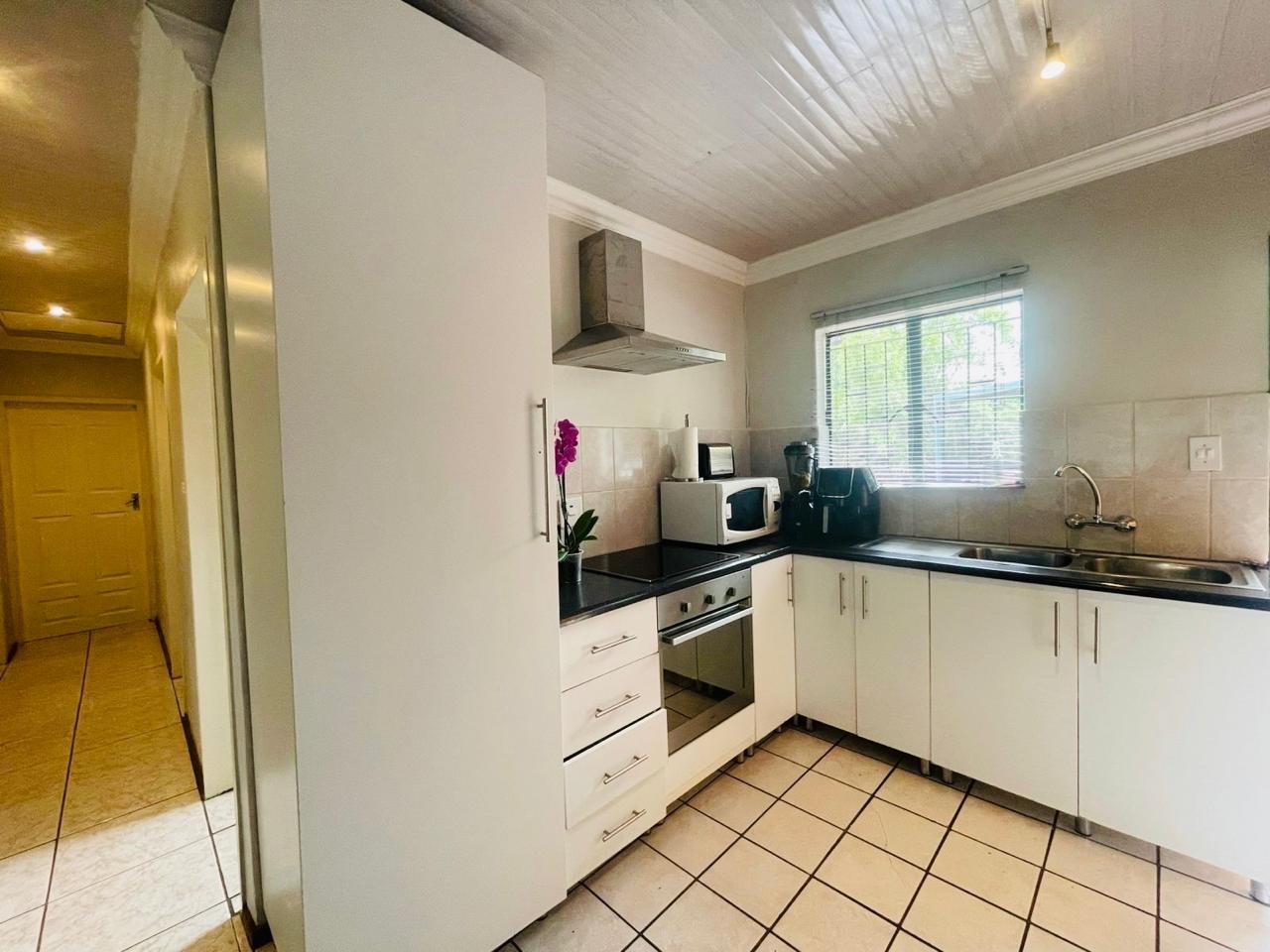 3 Bedroom House For Sale in TheresaPark, Pretoria
