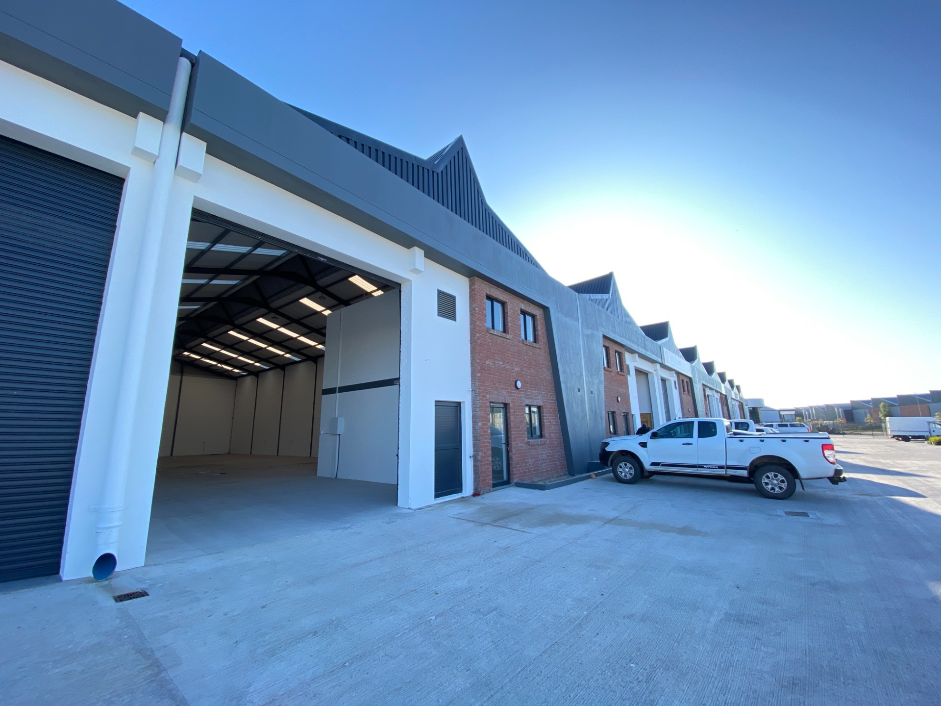 Neat and Secure 420m² Warehouse To Let in Rivergate Industrial, Cape Town