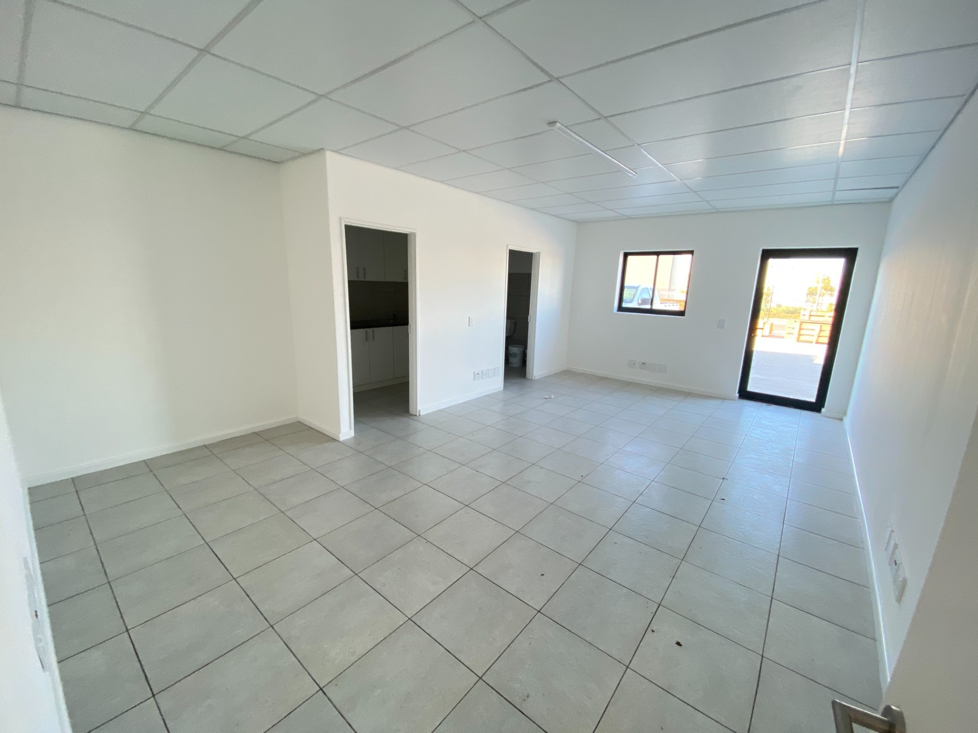 Neat and Secure 420m² Warehouse To Let in Rivergate Industrial, Cape Town