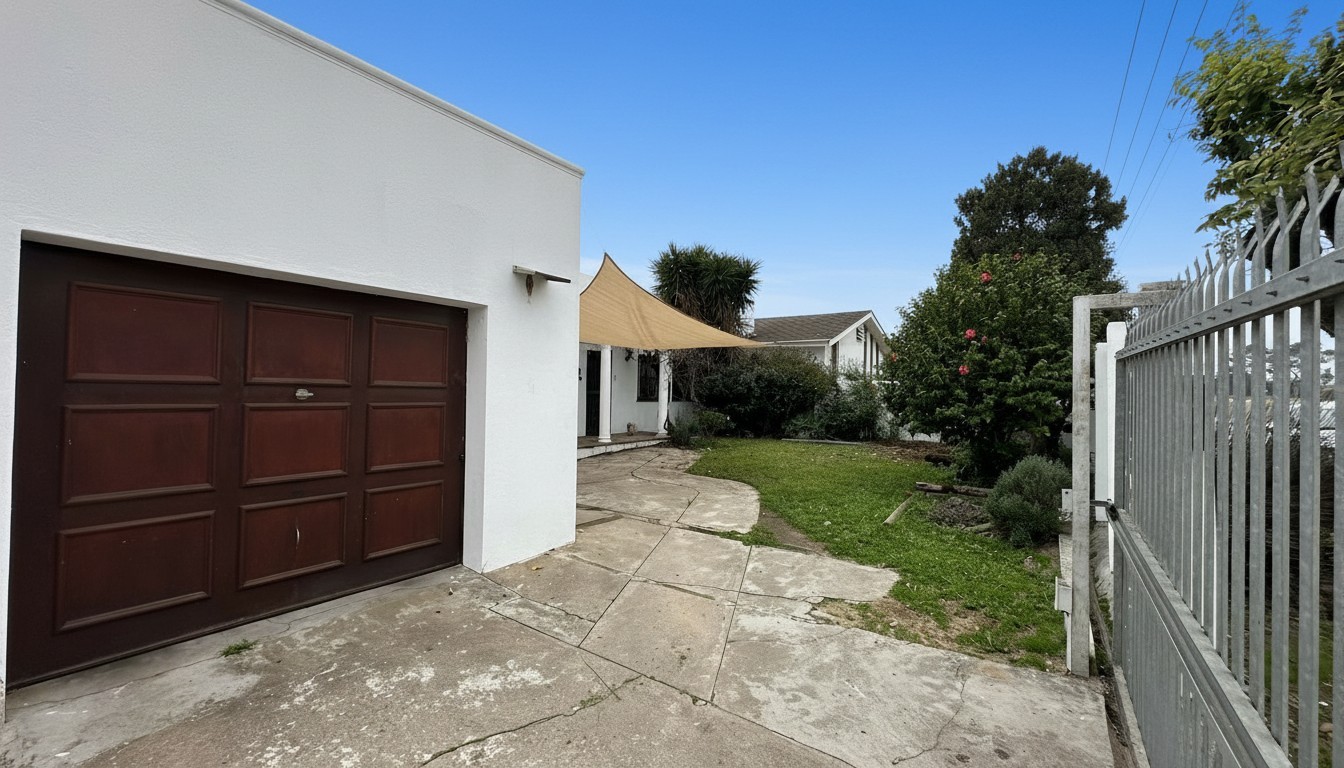 House For Sale in Denneburg, Paarl