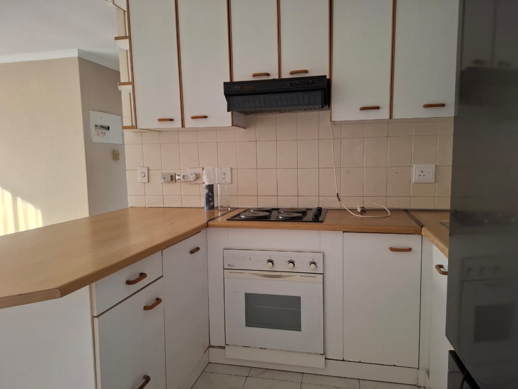 Stylish and Secure 2 Bedroom Apartment in the Heart of Bedford Gardens