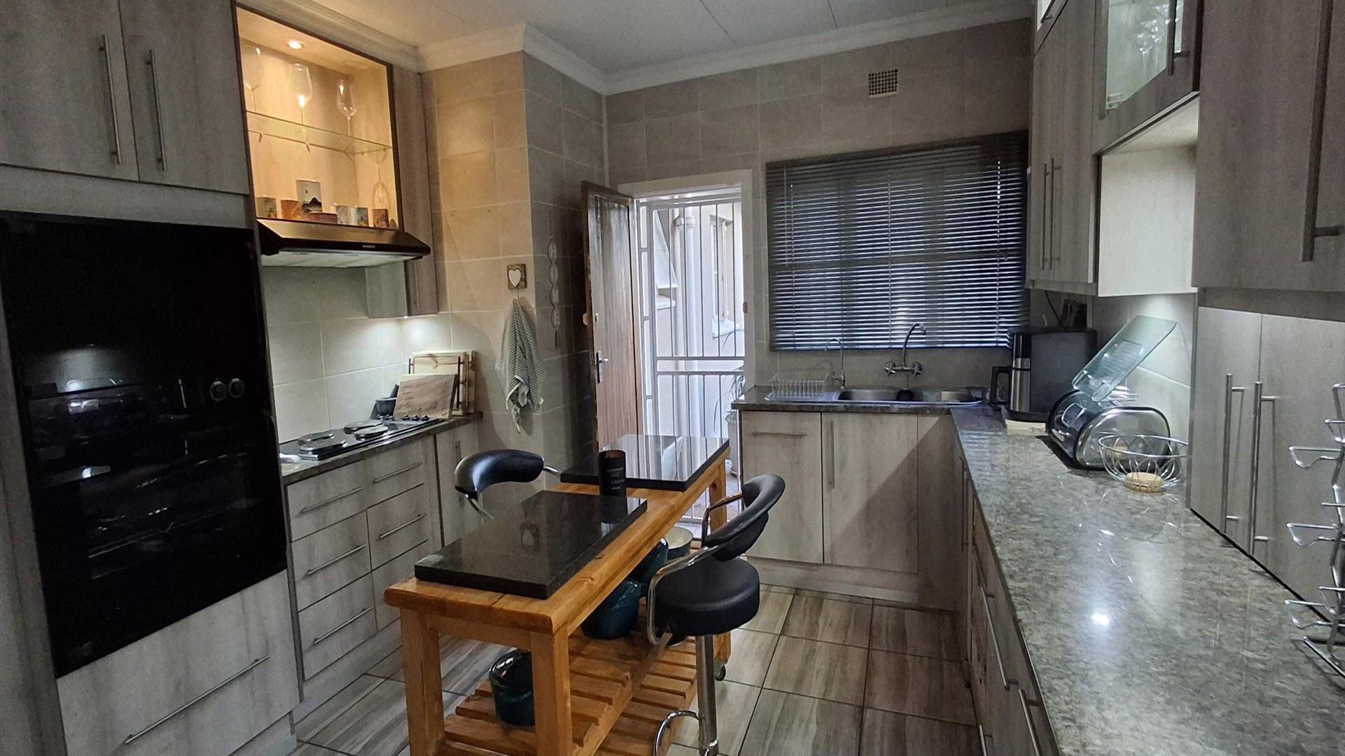 3-Bedroom Family Home with Pool and Garden in Generaal De Wet