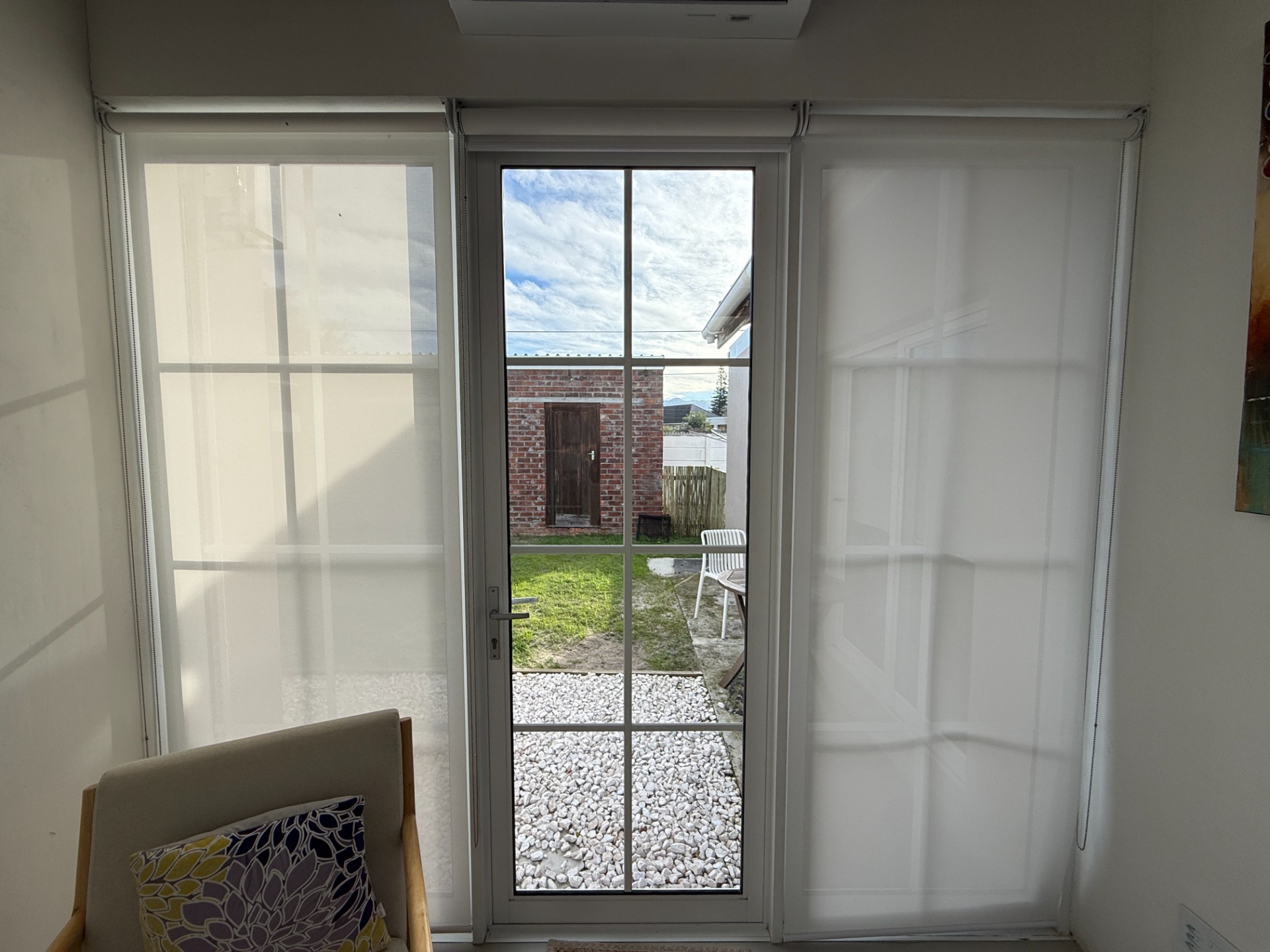 1 - 2 bedroom shared entrance flat in Meadowridge
