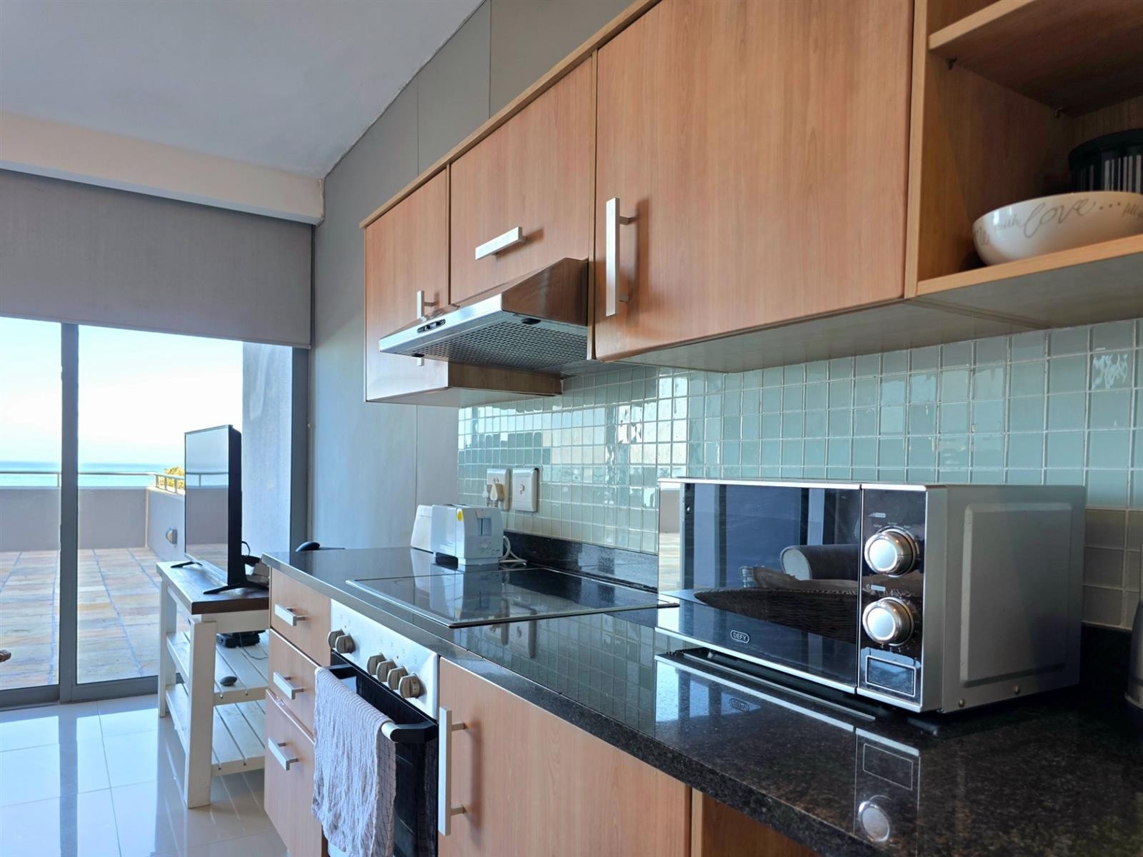 2 BED FULLY FURNISHED BEACHFRONT APARTMENT