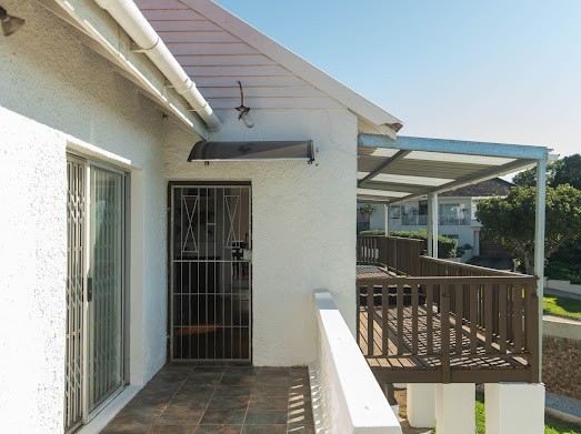 5-Bed Family Home with Pool + Views | Adcockvale