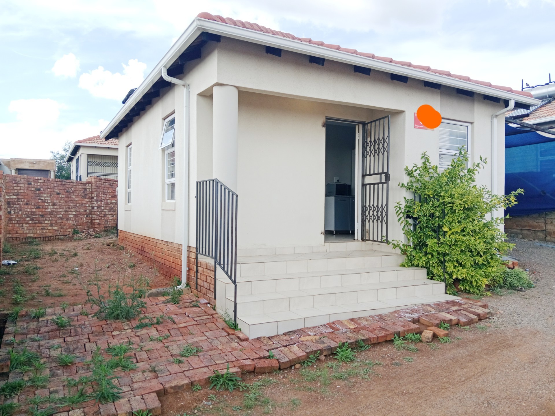 2 Bedroom House To Rent in Glenway Estate, Pretoria