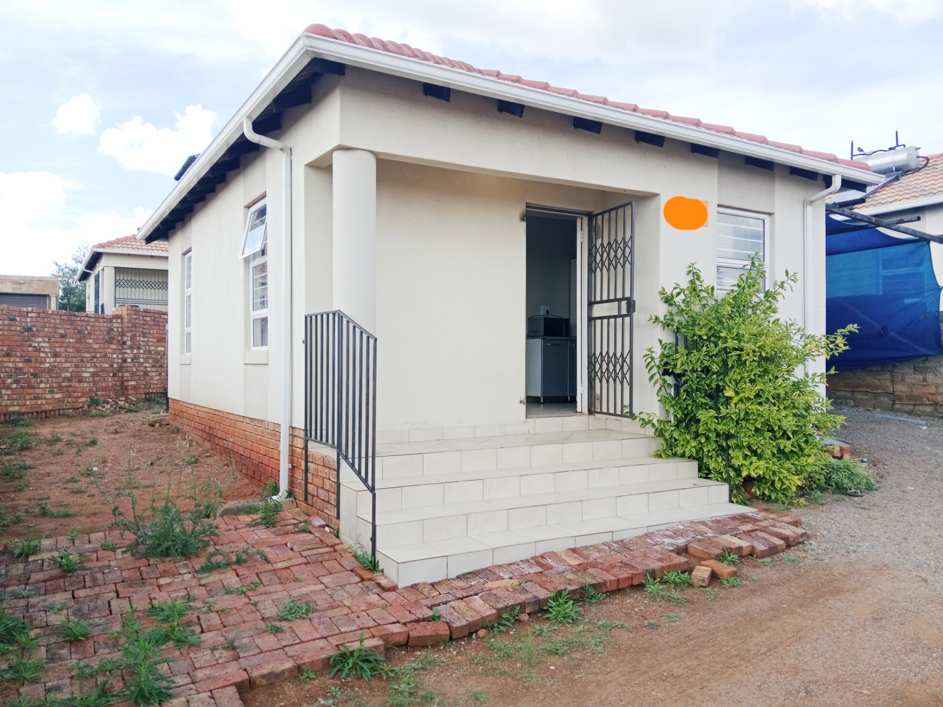 2 Bedroom House To Rent in Glenway Estate, Pretoria