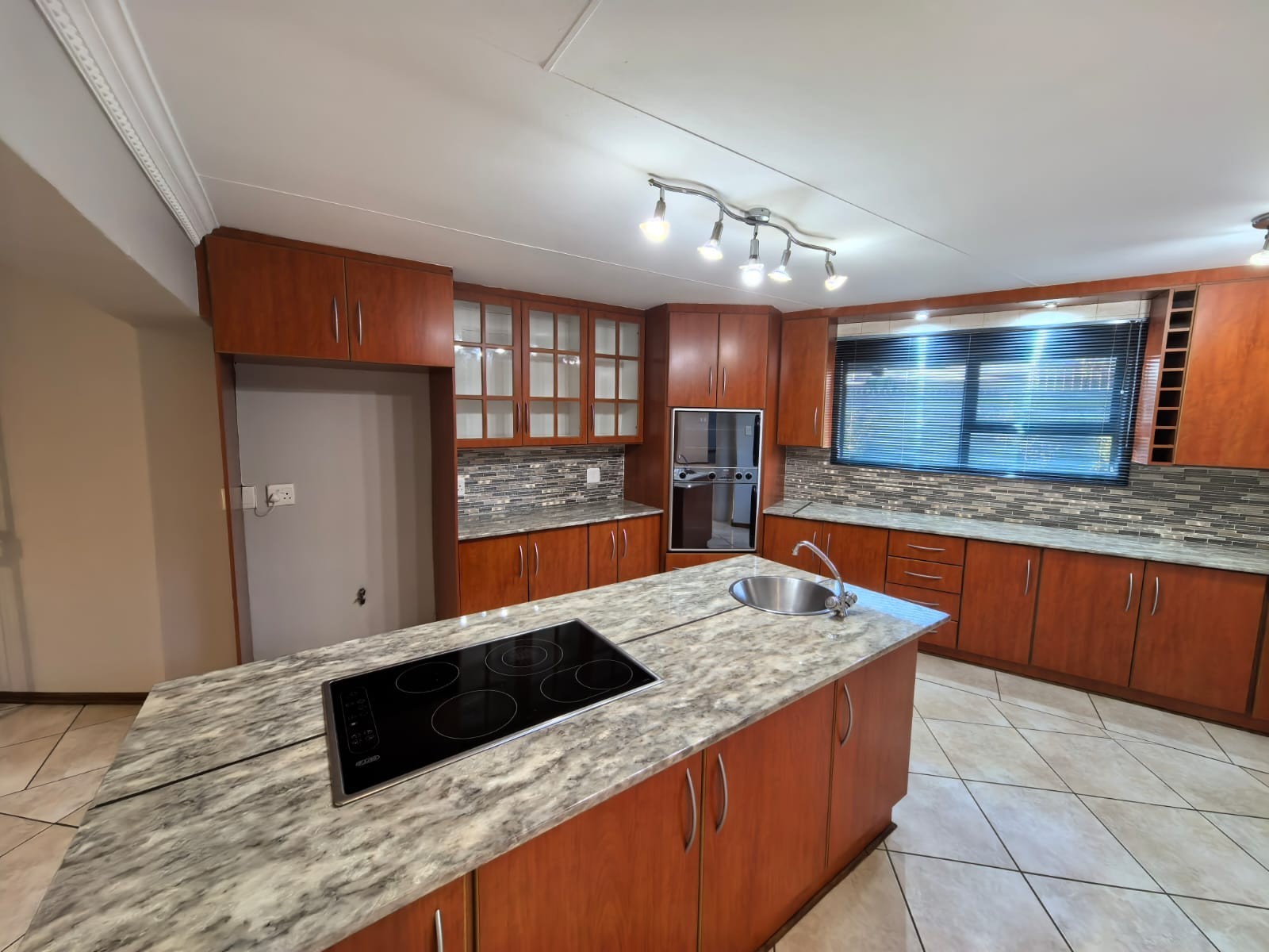 Your Dream 5 Bedroom, 5 Bathroom Oasis Awaits in Roylglen Gardens, Kimberley