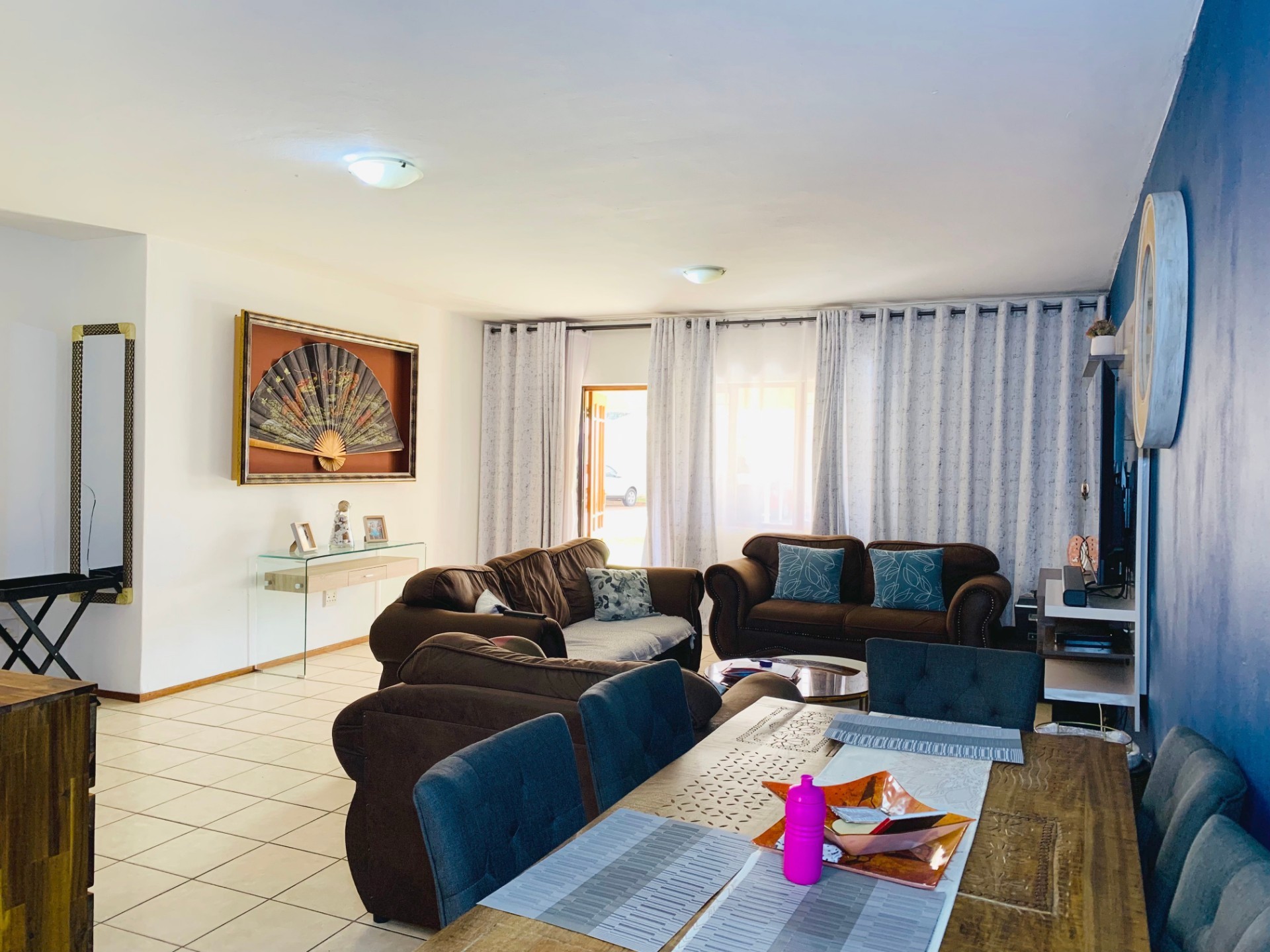 3 bedroom, 2 Bathroom For Sale in Theresapark, Akasia