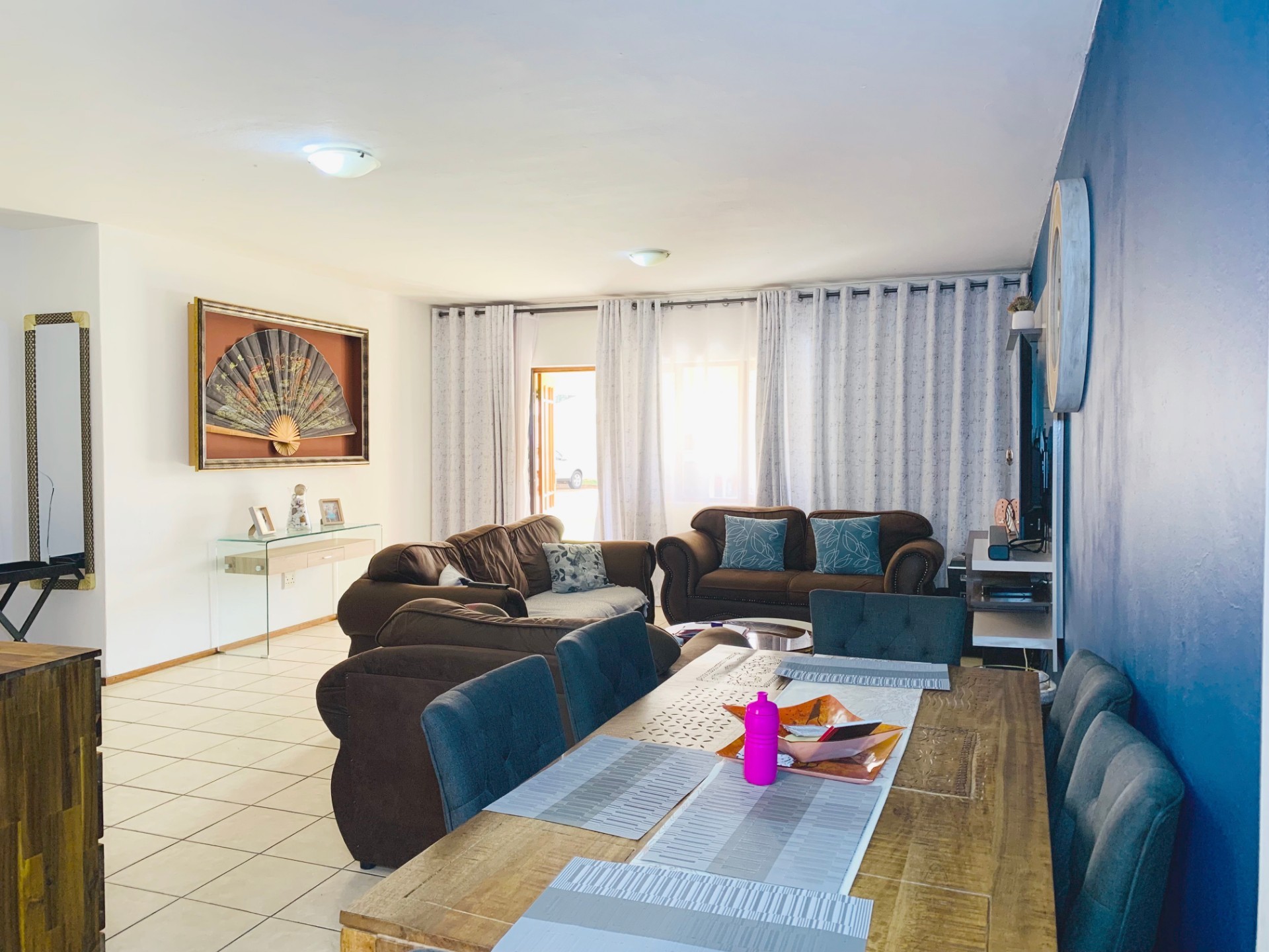 3 bedroom, 2 Bathroom For Sale in Theresapark, Akasia