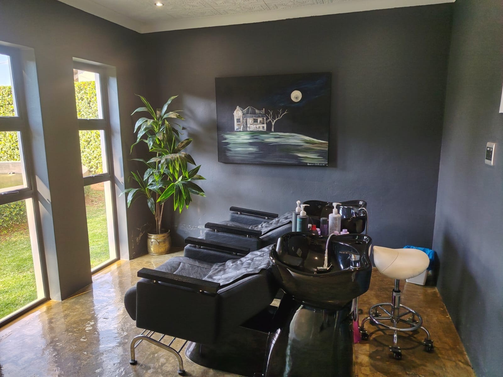 Upmarket Commercial Property for Sale In Flamwood