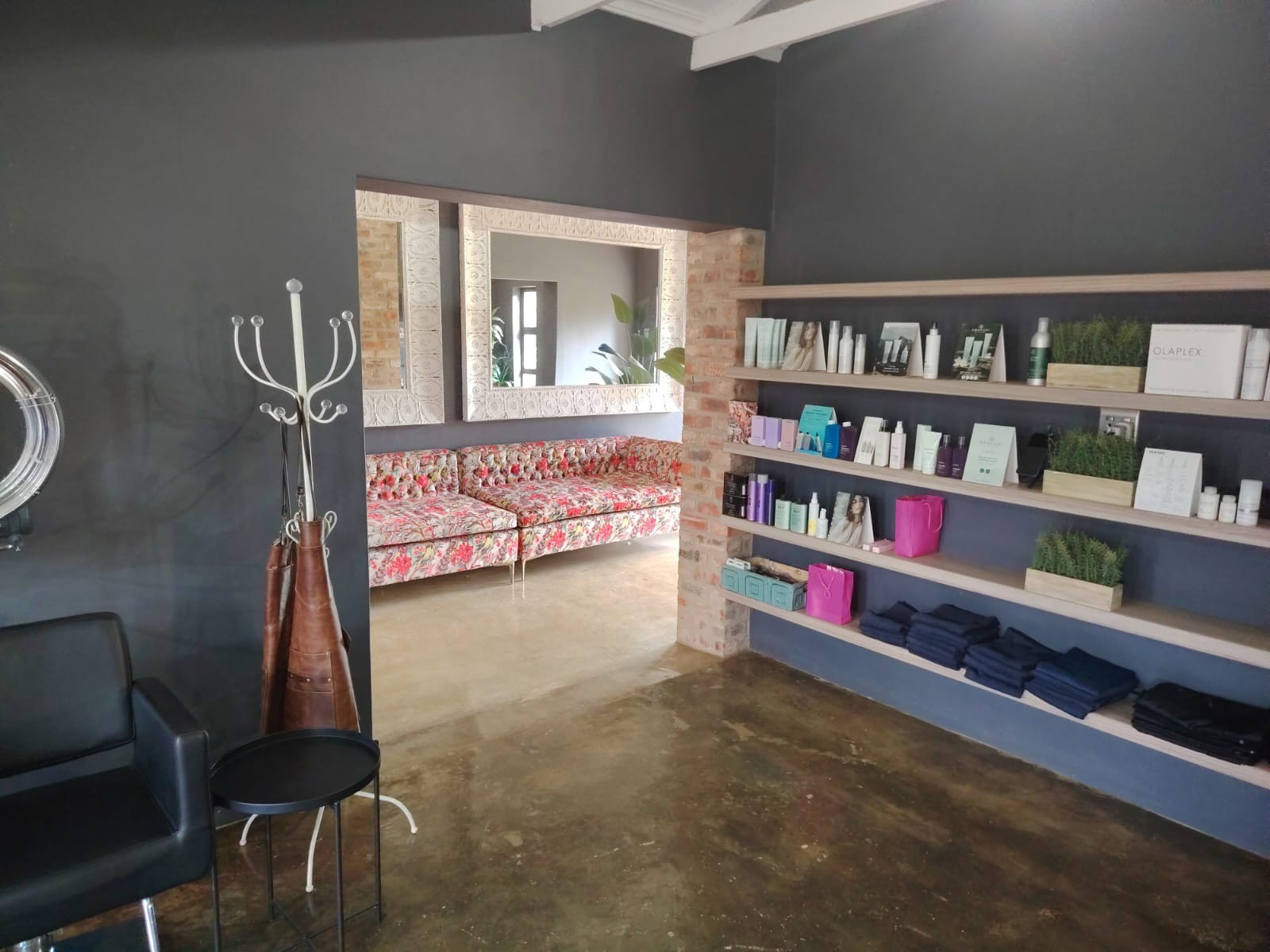 Upmarket Commercial Property for Sale In Flamwood