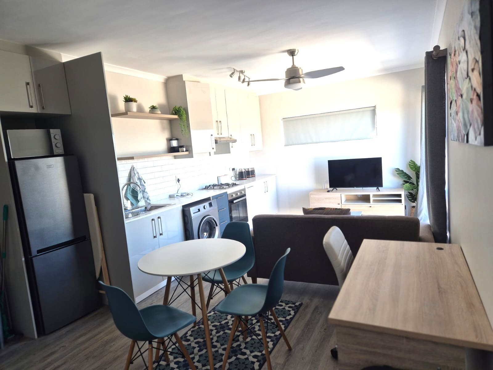 Apartment To Rent in Table View, Blouberg
