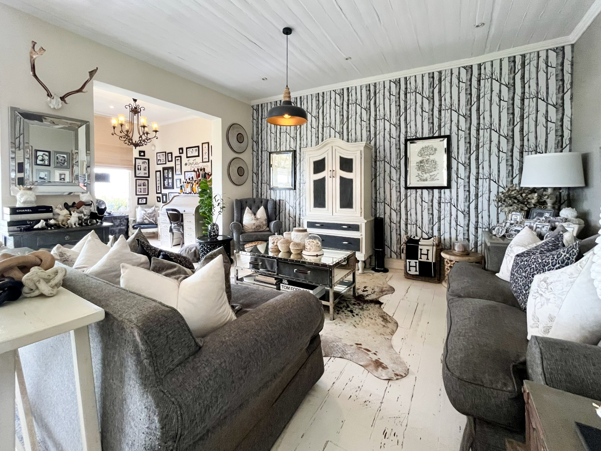 Spacious Double-Storey Family Home with Flatlet in Richmond Hill