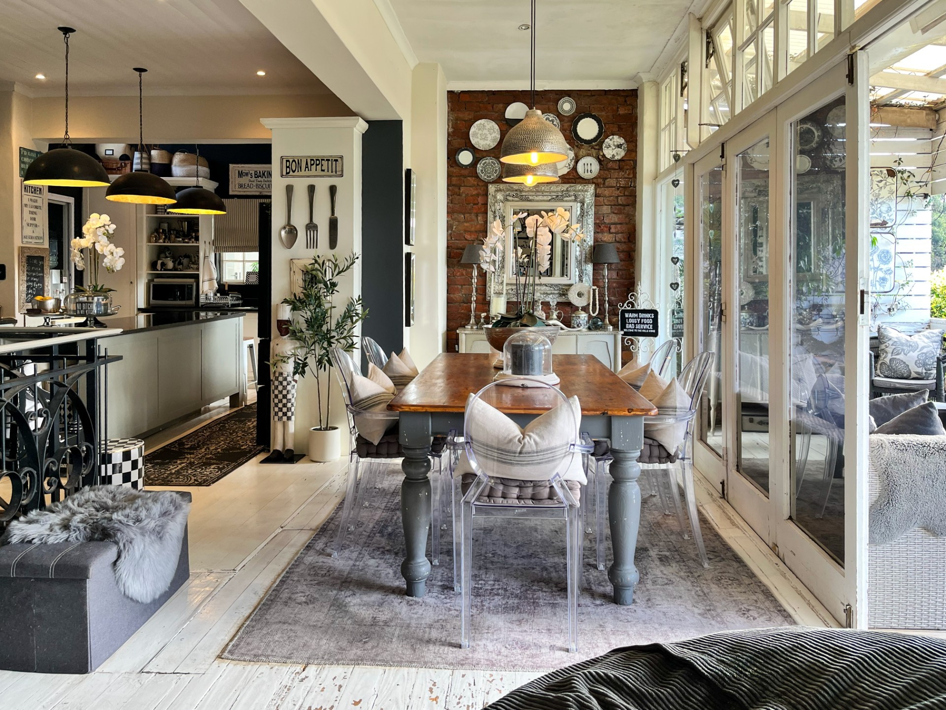 Spacious Double-Storey Family Home with Flatlet in Richmond Hill