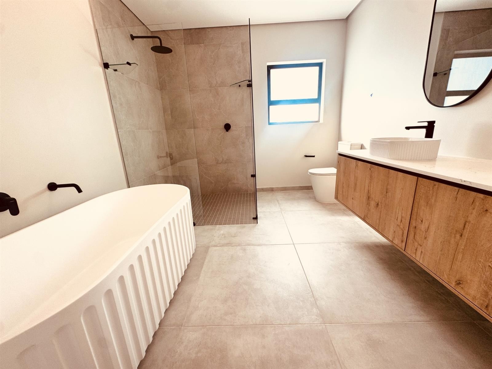 Stylish Modern Homer For Sale in Langebaan Country Estate, Langebaan