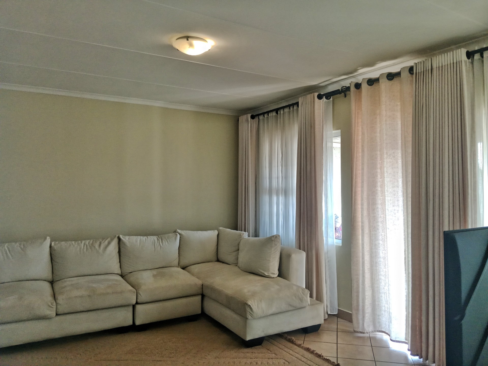 Modern 2 Bedroom Townhouse For Sale in Annlin, Pretoria