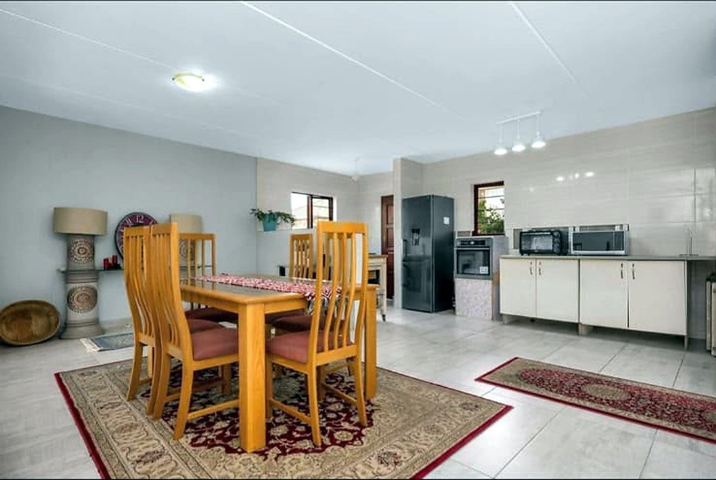 Light-Filled 3 Bedroom Home with Swimming Pool and Large Garden