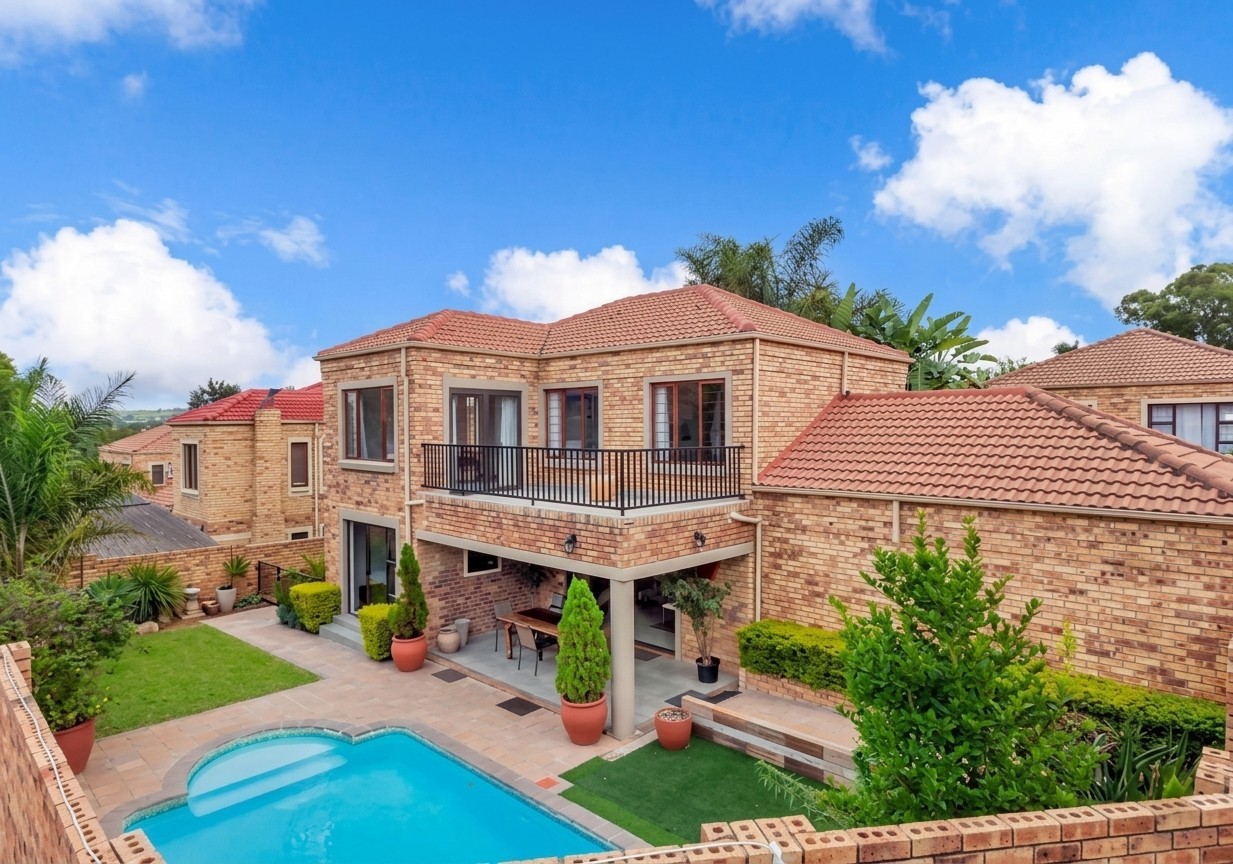 Light-Filled 3 Bedroom Home with Swimming Pool and Large Garden