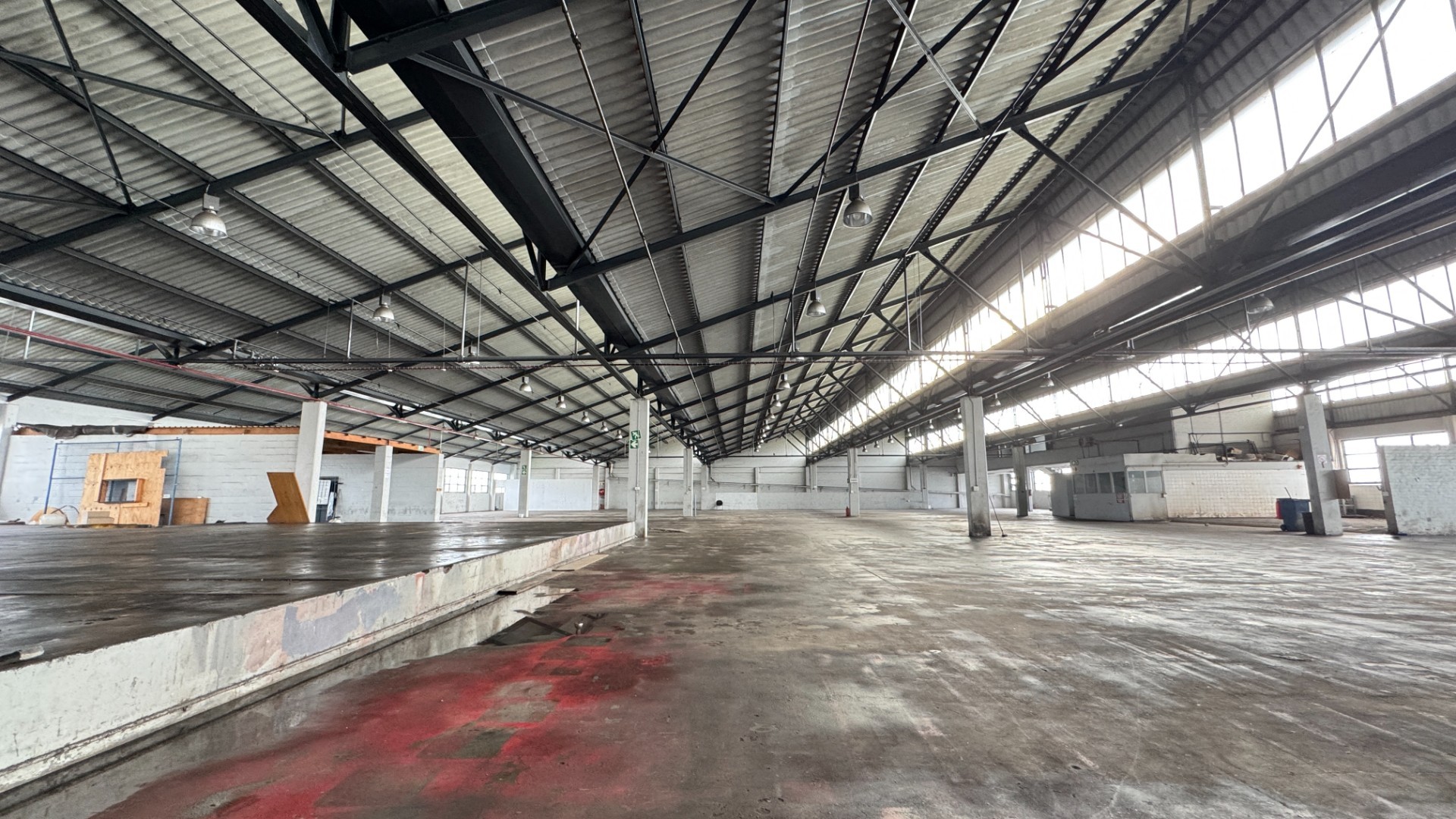 Neat and Secure 2 838m²  Industrial Warehouse To Let Paarden Eiland, Cape Town