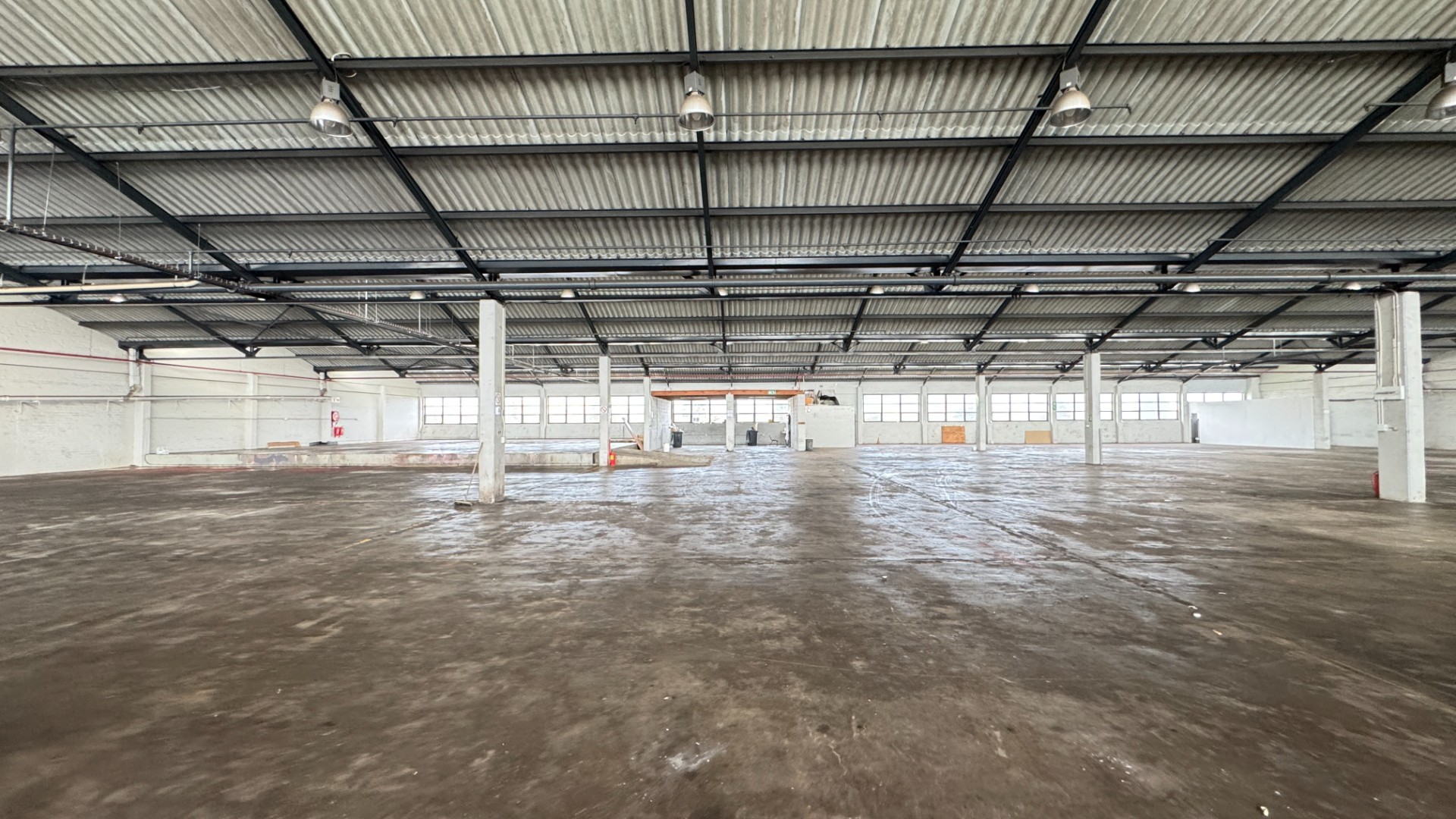 Neat and Secure 2 838m²  Industrial Warehouse To Let Paarden Eiland, Cape Town