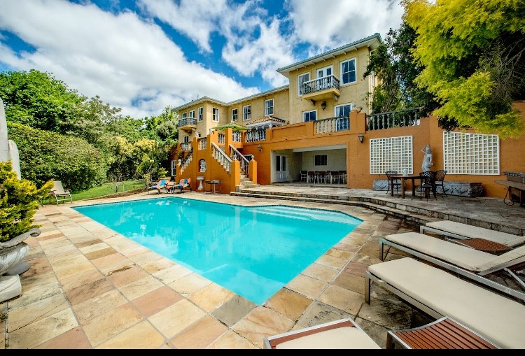 Villa For Sale with a wonderful setting against the Constantia Winelands