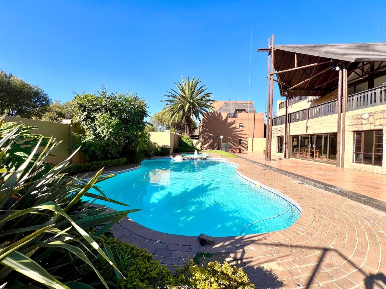 Apartment For Sale in Pineslopes, Lonehill, Sandton