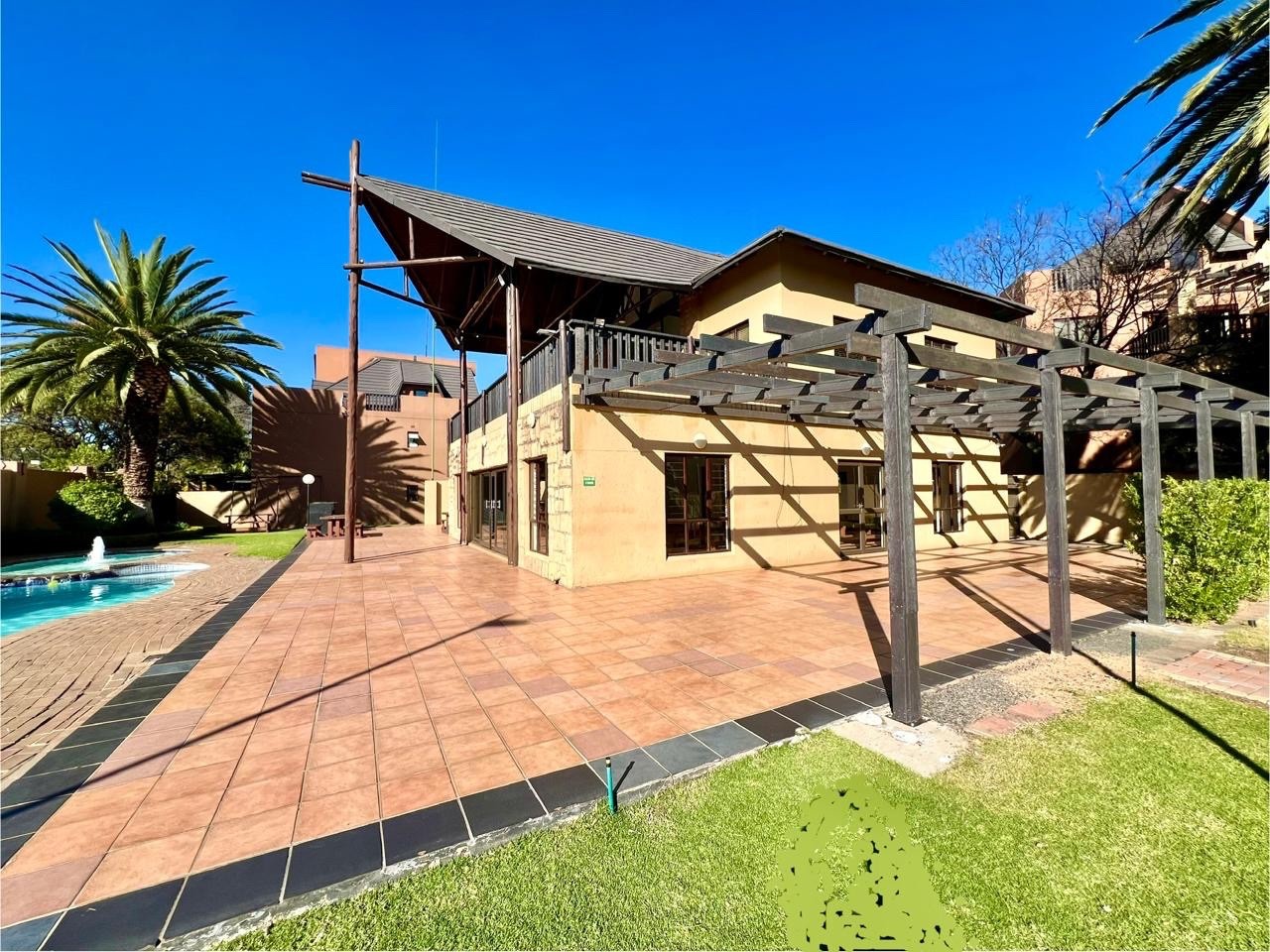 Apartment For Sale in Pineslopes, Lonehill, Sandton