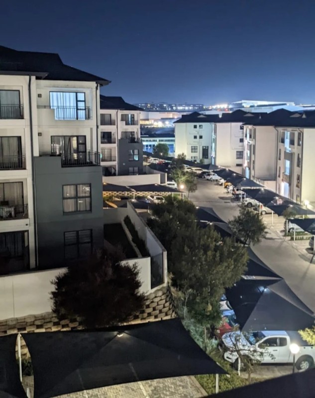 Modern 1 Bedroom Apartment- Lock up and Go