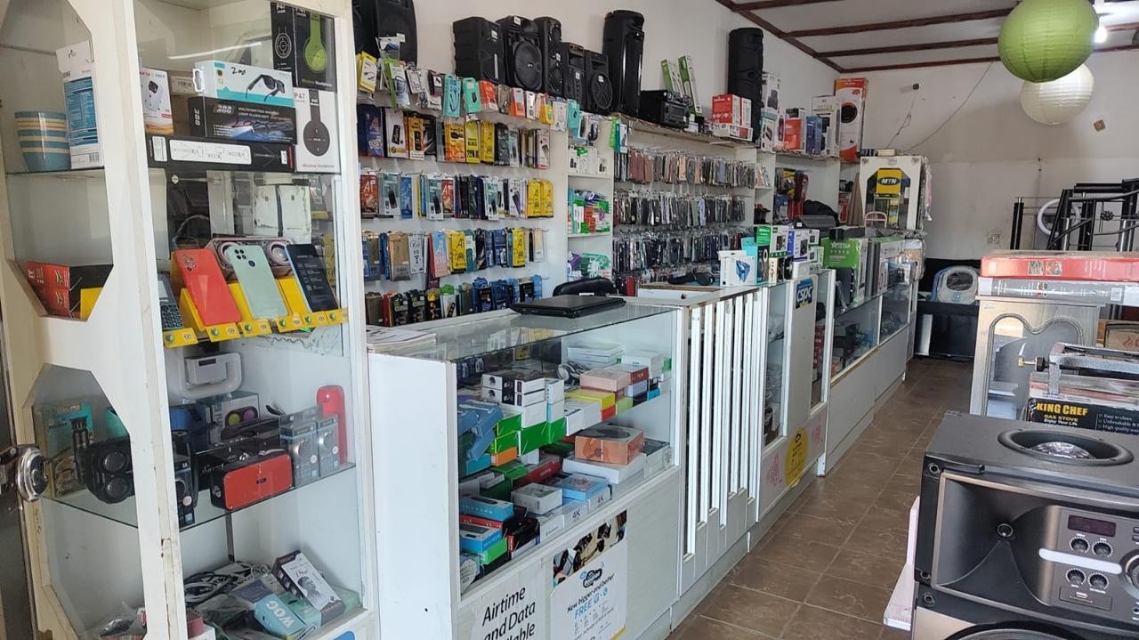 Retail Space For Sale in Kareedouw