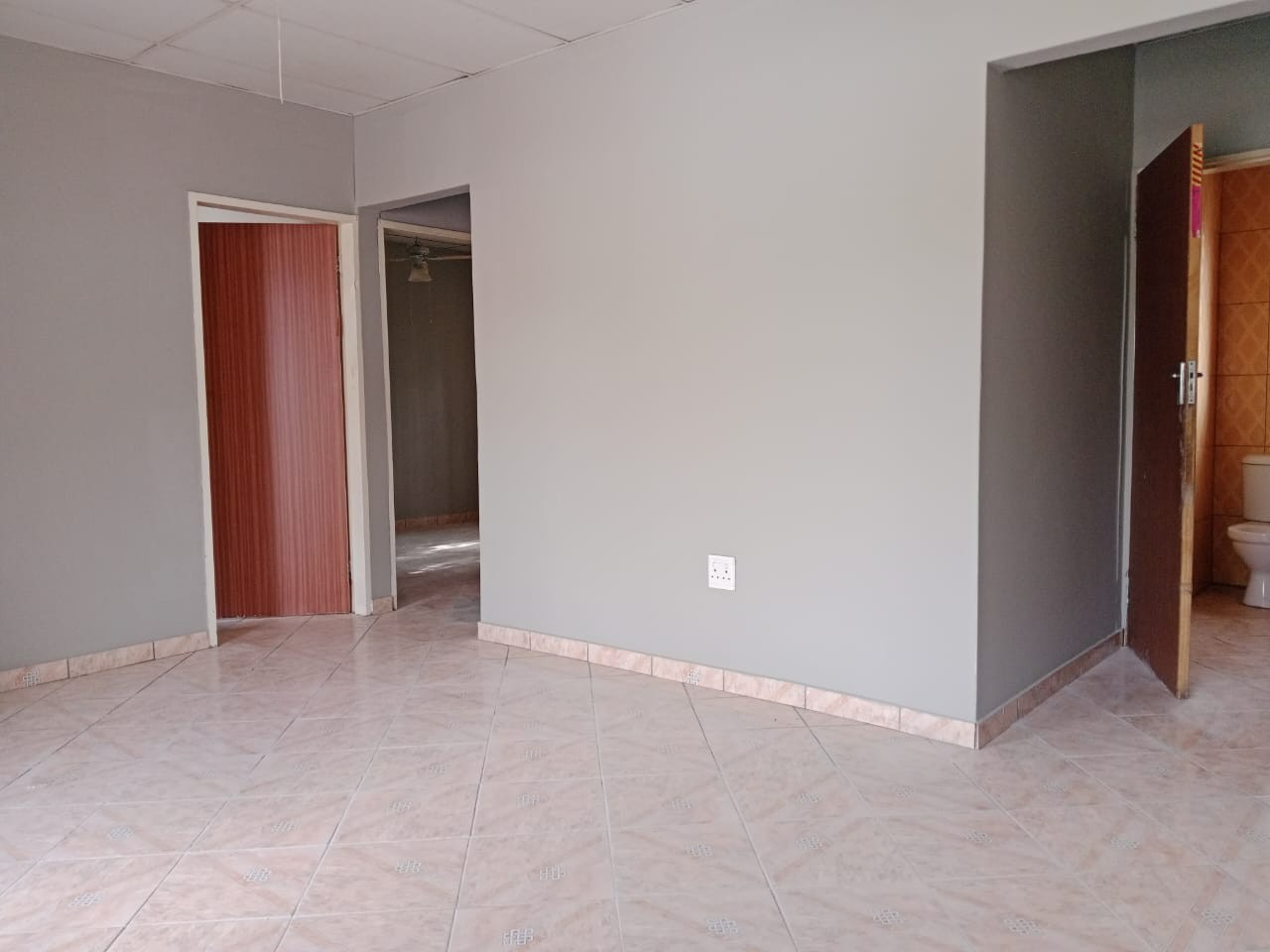 Two bedroom apartment available to rent in Kruger Street, Bo-Dorp