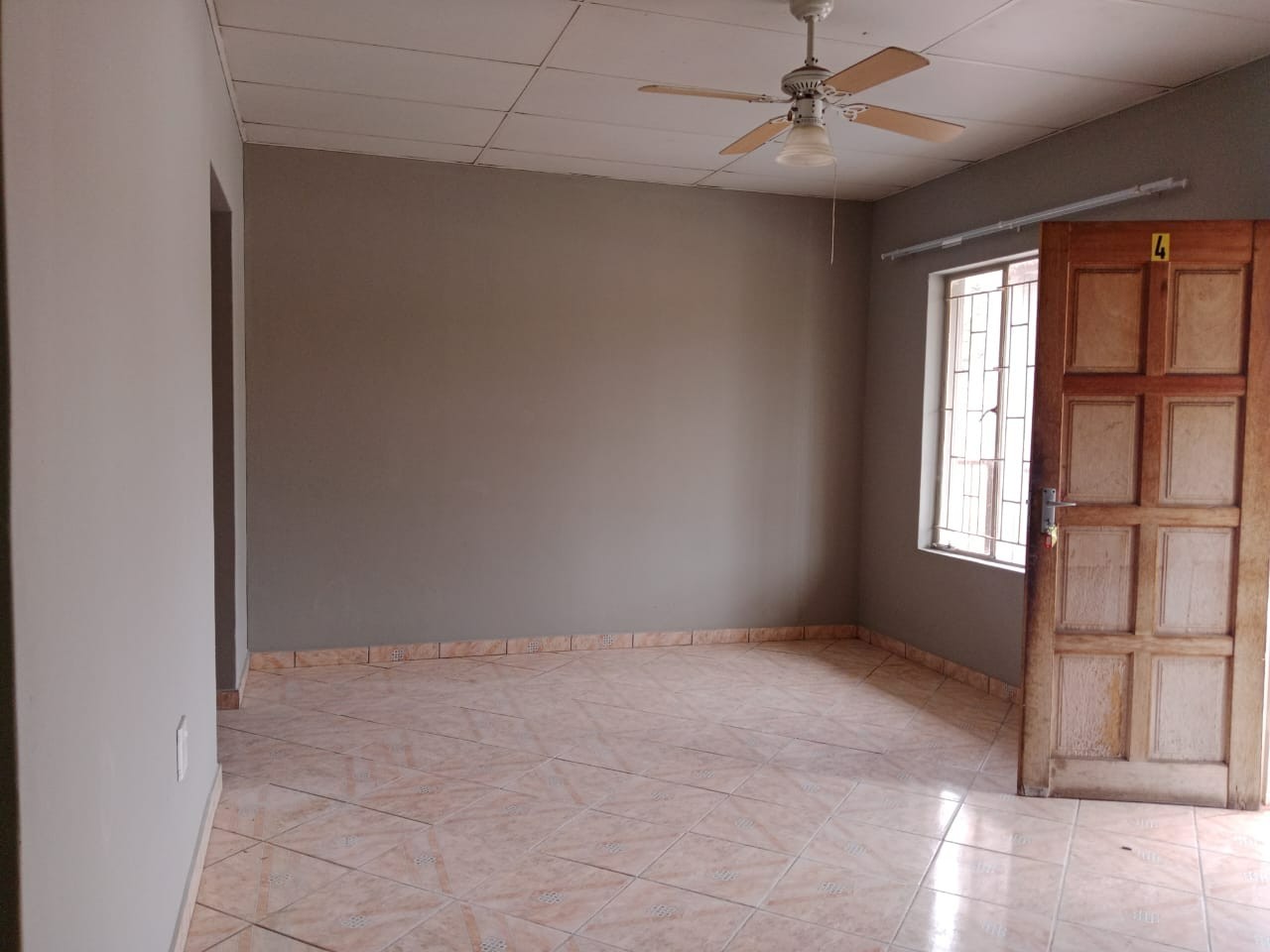 Two bedroom apartment available to rent in Kruger Street, Bo-Dorp