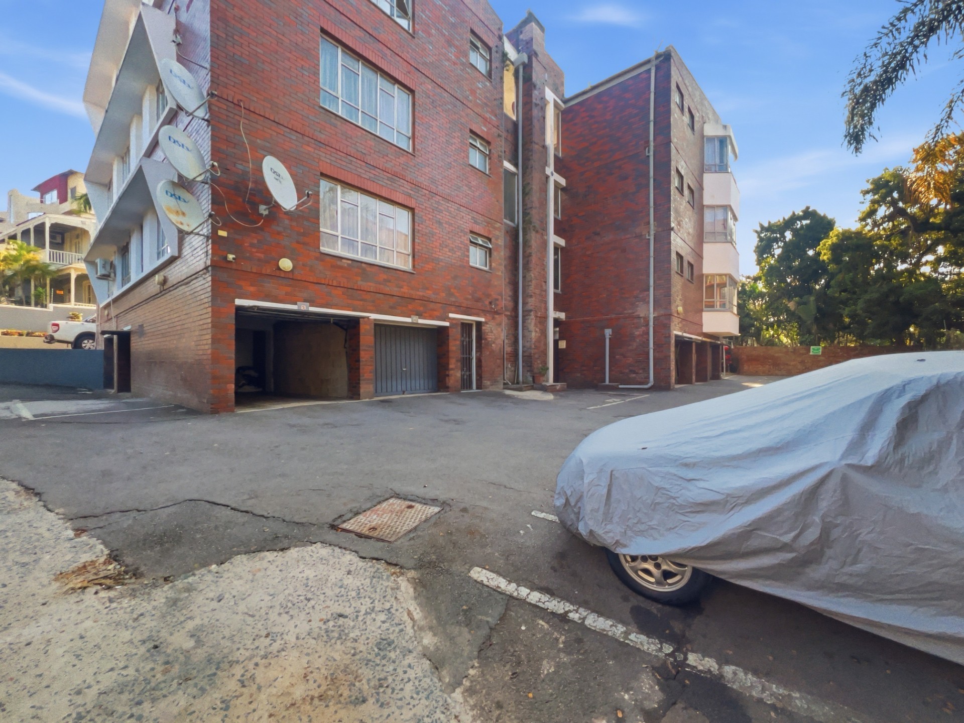 Studio Apartment For Sale in Morningside, Durban, KwaZulu-Natal