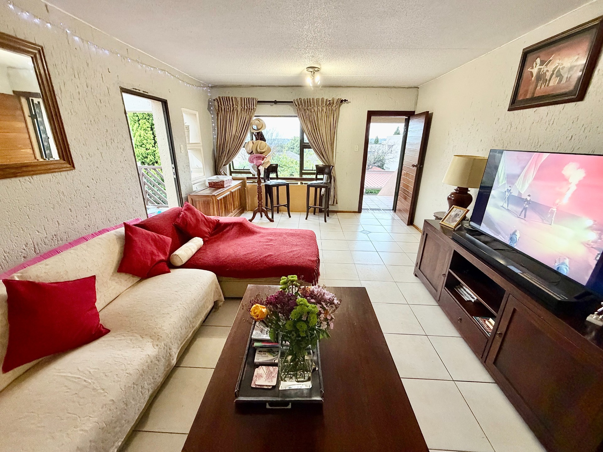 2 Bedroom First Floor Townhouse For Sale in Sunninghill, Sandton