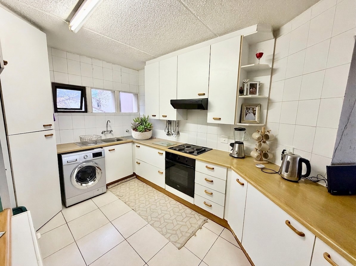 2 Bedroom First Floor Townhouse For Sale in Sunninghill, Sandton