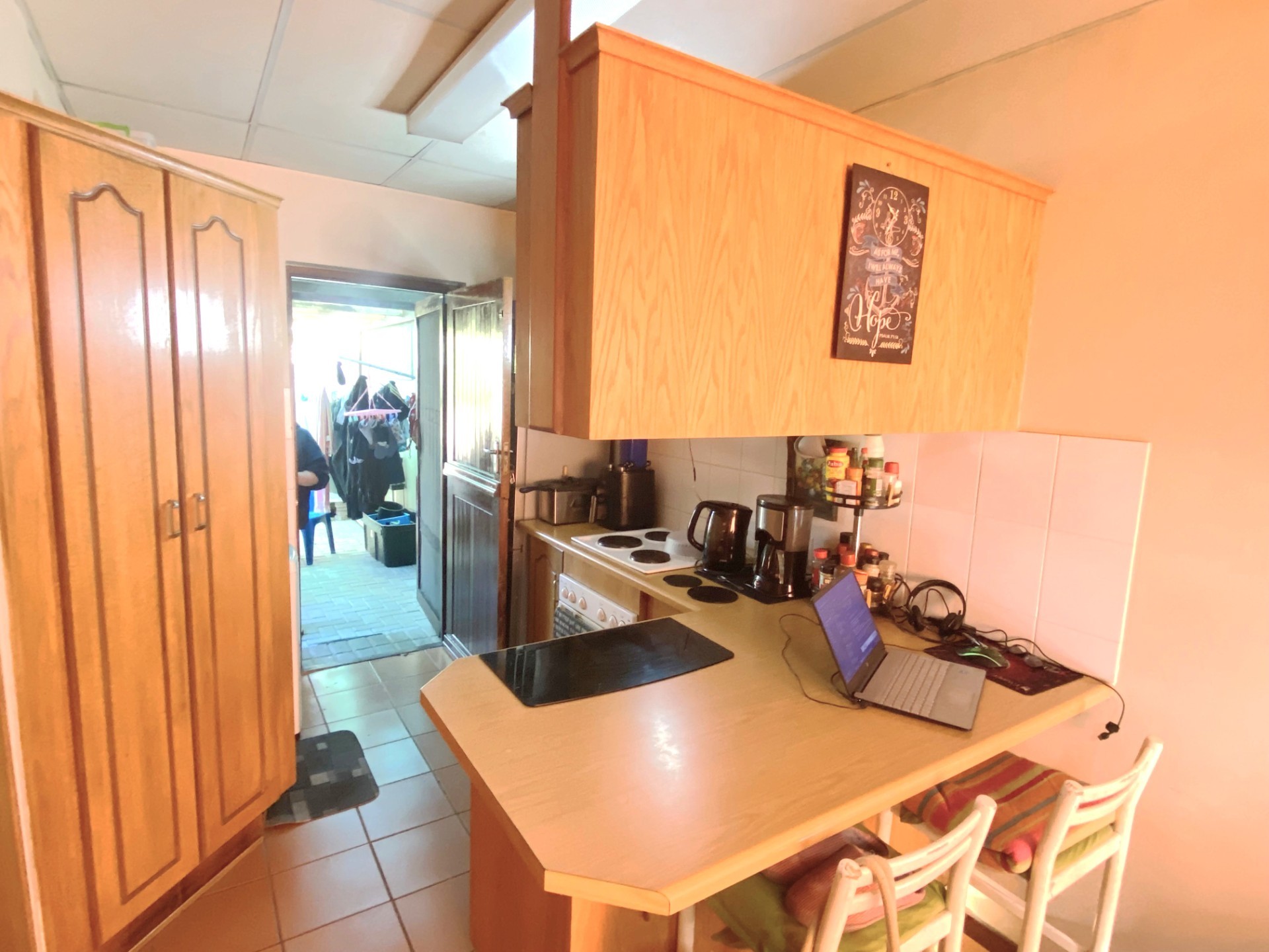 FIXER-UPPER IN A BEAUTIFUL GARDEN ESTATE. 2 bed. 1 full bathroom. 1 carport. Enclosed garden