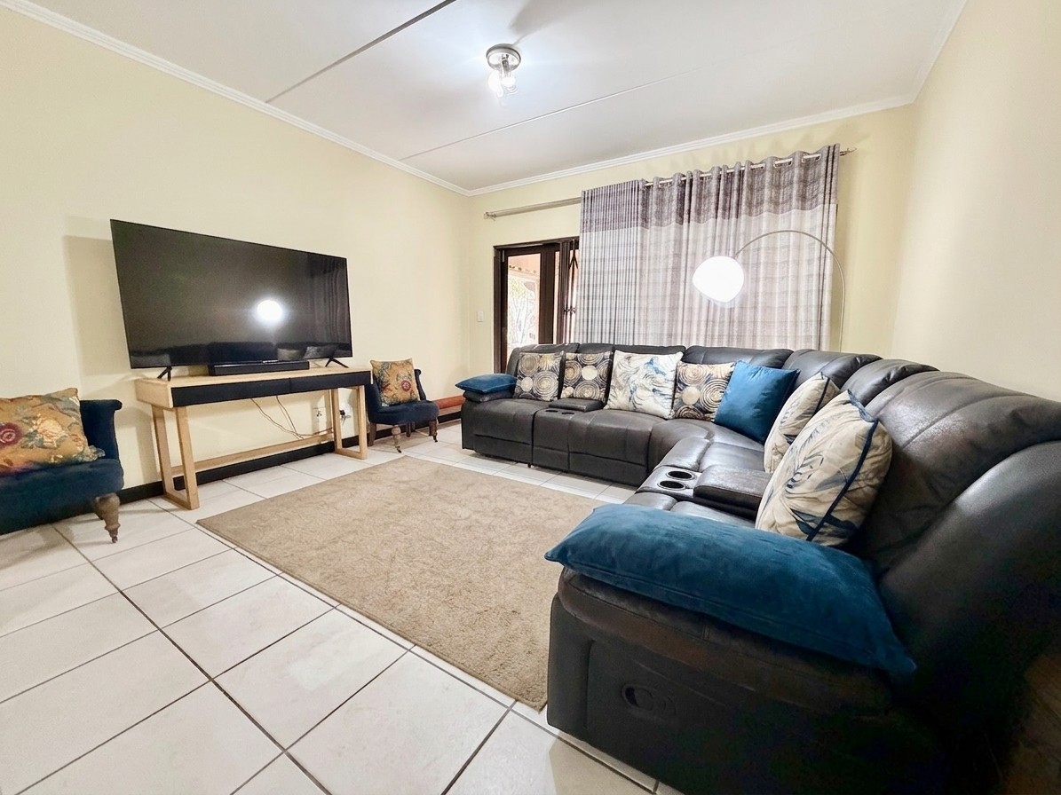 Apartment For Sale in Sunninghill, Sandton