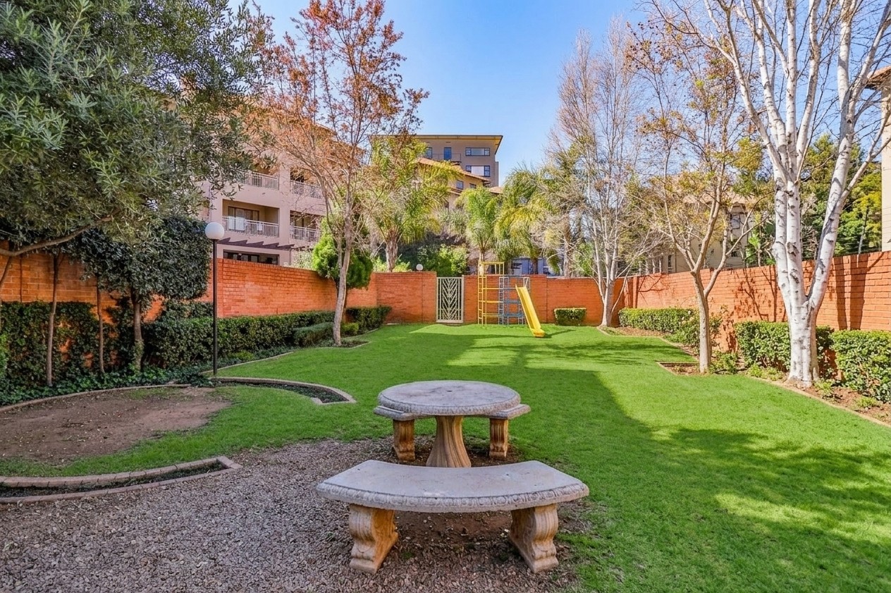 Apartment For Sale in Sunninghill, Sandton