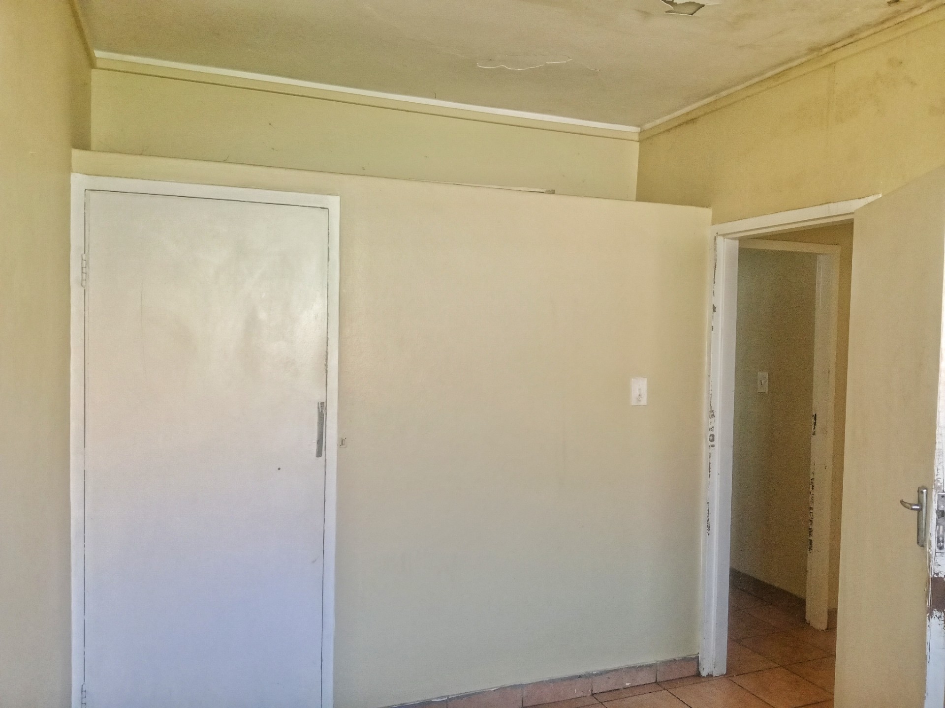 Investment Opportunity on a 2.5 Bedroom Apartment For Sale in Sunnyside, Pretoria
