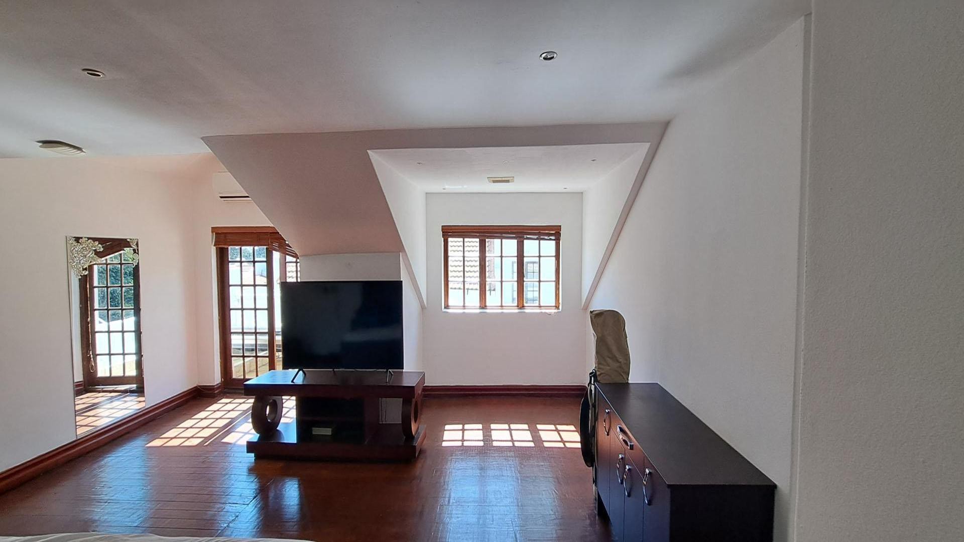 3 Bedroom House for Sale in Bryanston