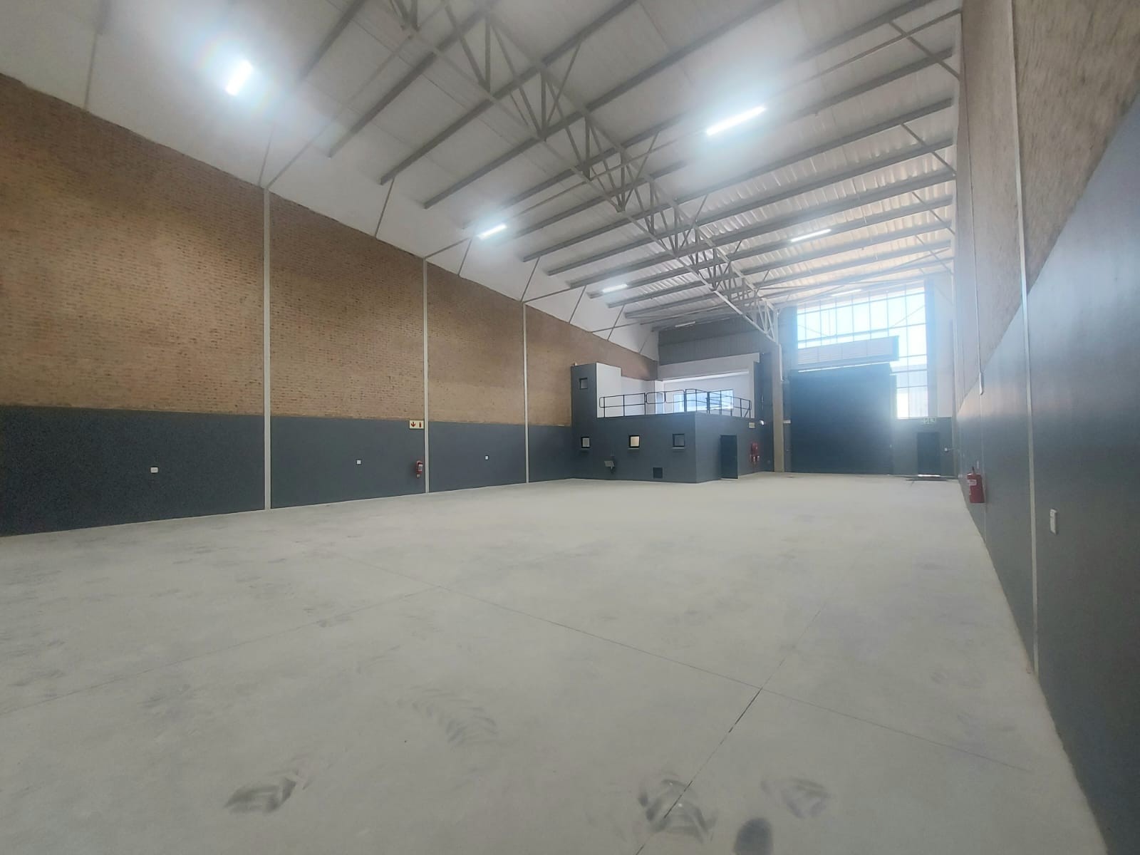 Modern A-Grade Warehouse to Let in Midrand