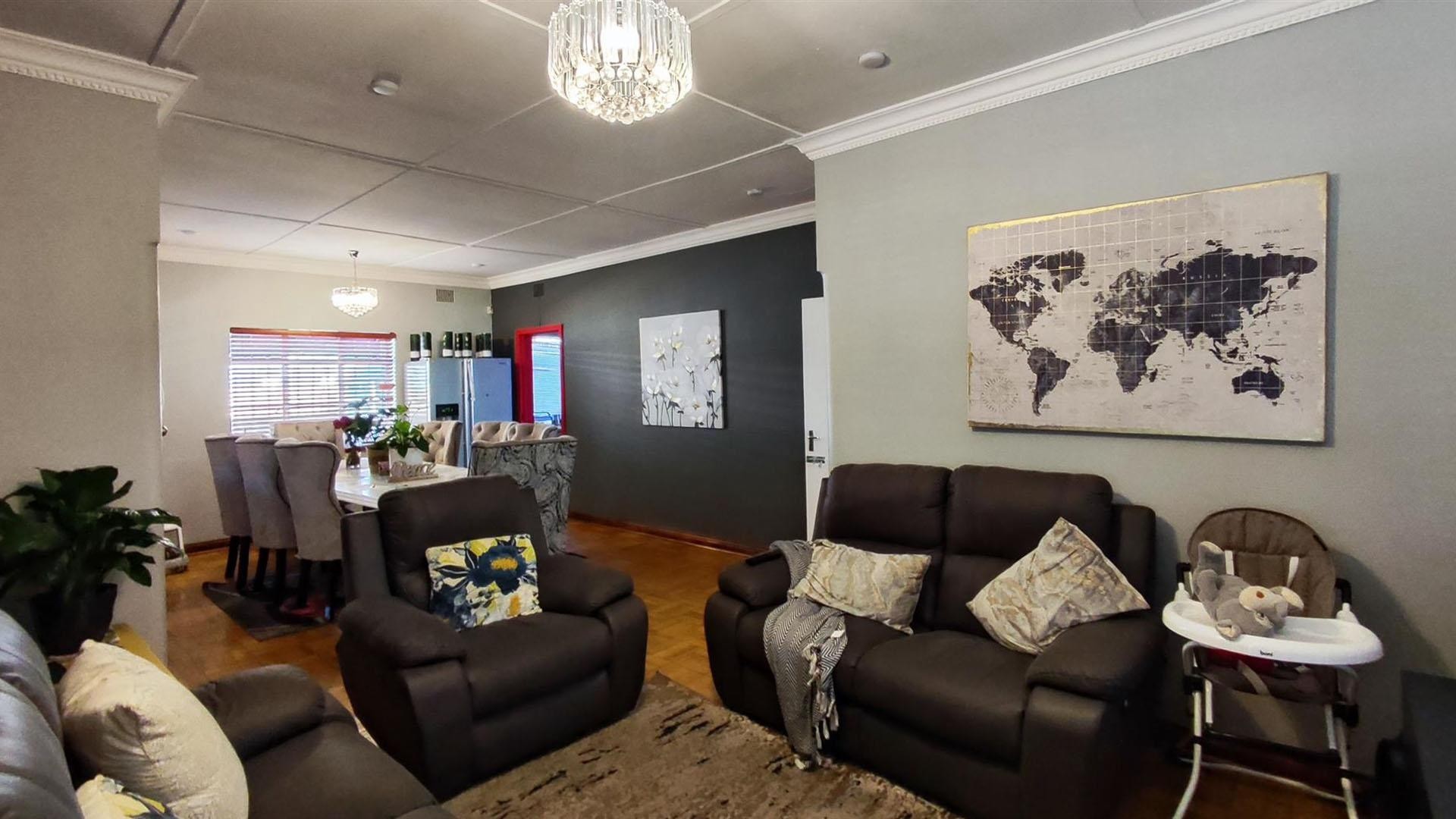 House For Sale in Symhurst, Germiston