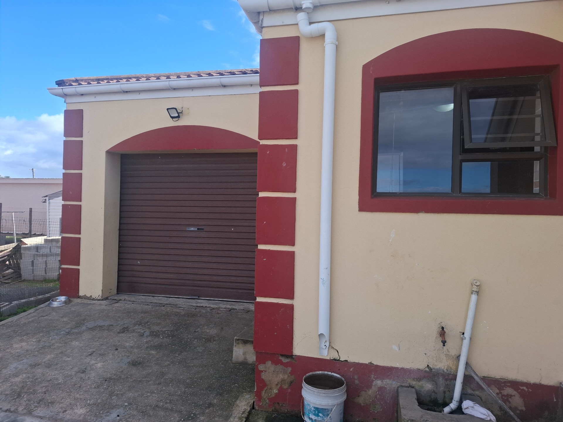 House For Sale in Pacaltsdorp George