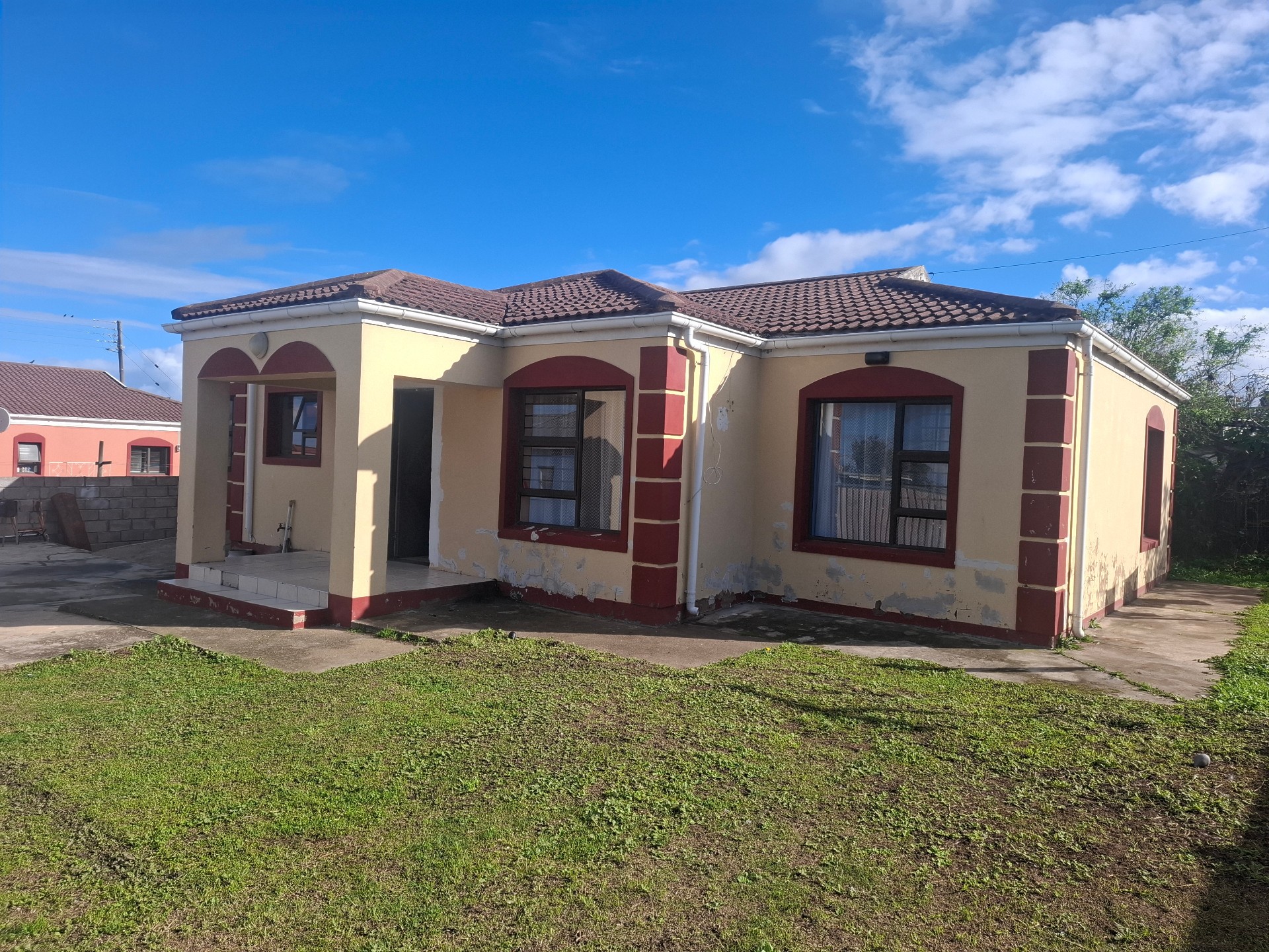 House For Sale in Pacaltsdorp George