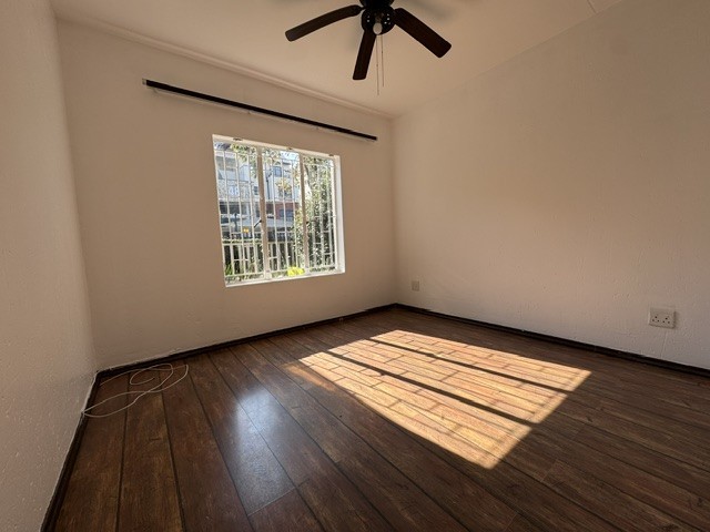 Secure3 Bedroom Duplex in the Heart of Greenstone with Private Garden