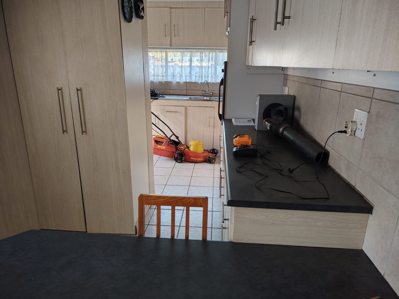Spacious 4 Bedroom House with 2 Bedroom Flatlet for Sale - SOLE MANDATE