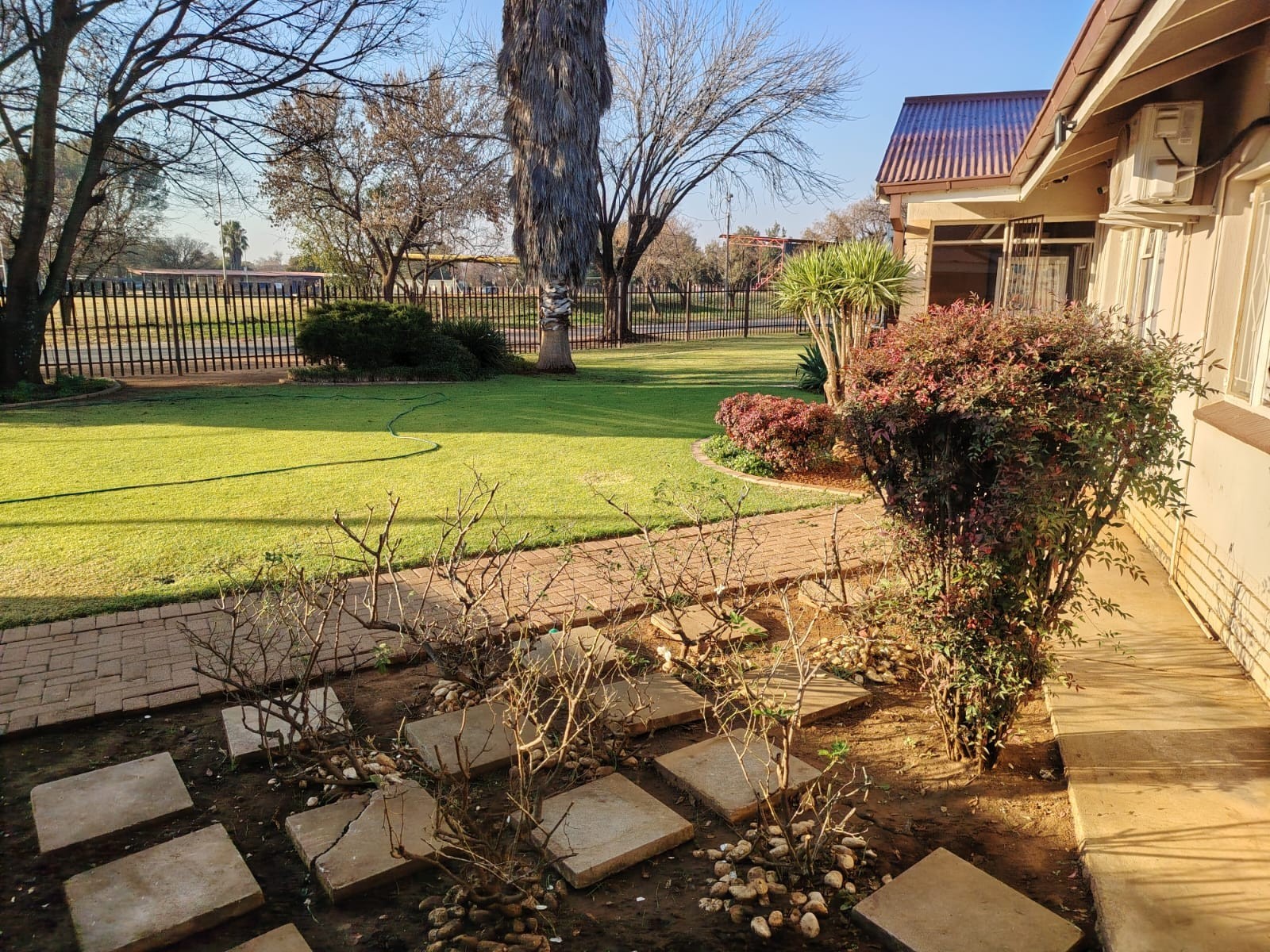 Spacious 4 Bedroom House with 2 Bedroom Flatlet for Sale - SOLE MANDATE