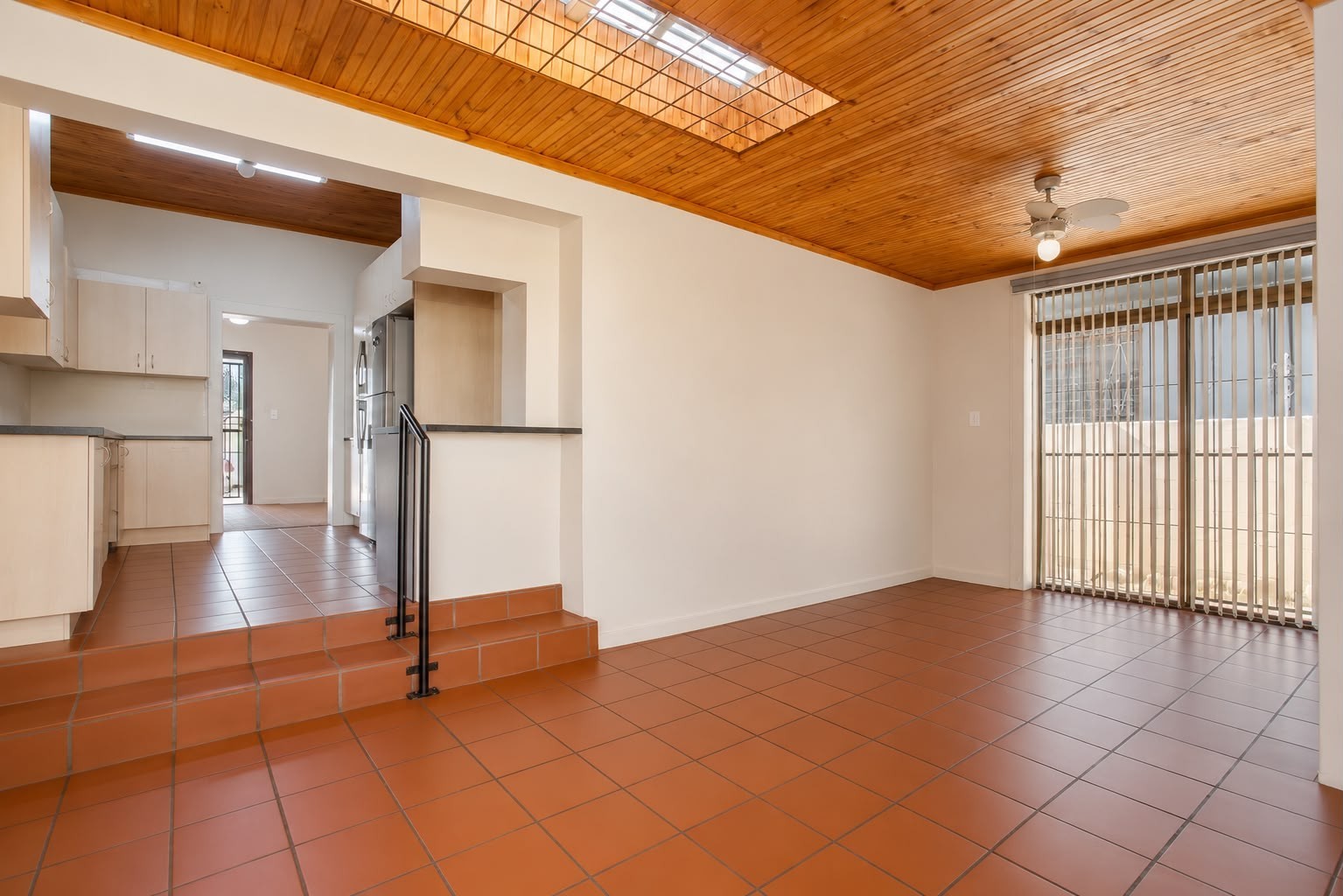 Prime 289m² Freestanding Commercial Offices To Let | Paarl Central