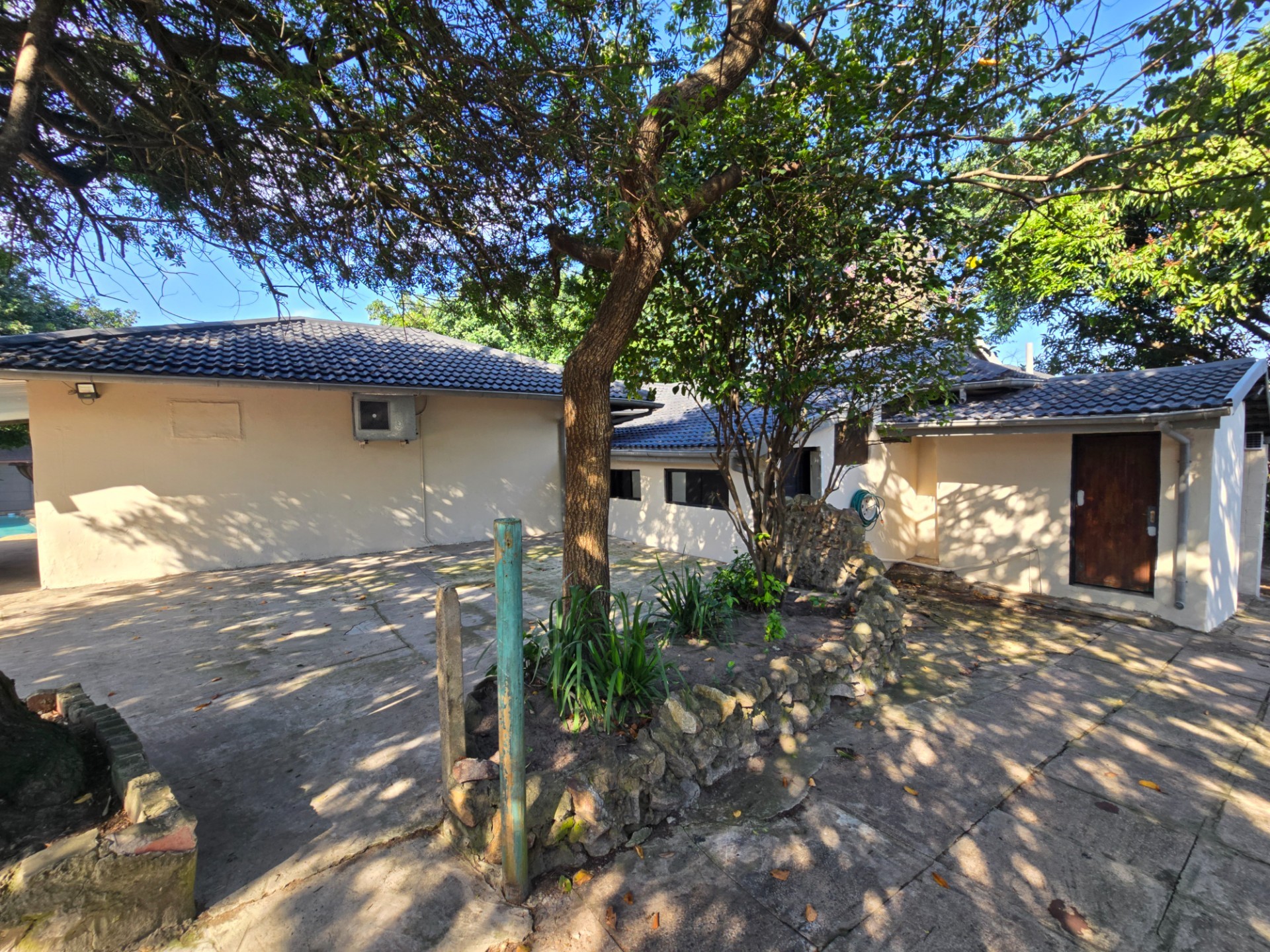 Family HOME with lots of potential and a Garden Cottage